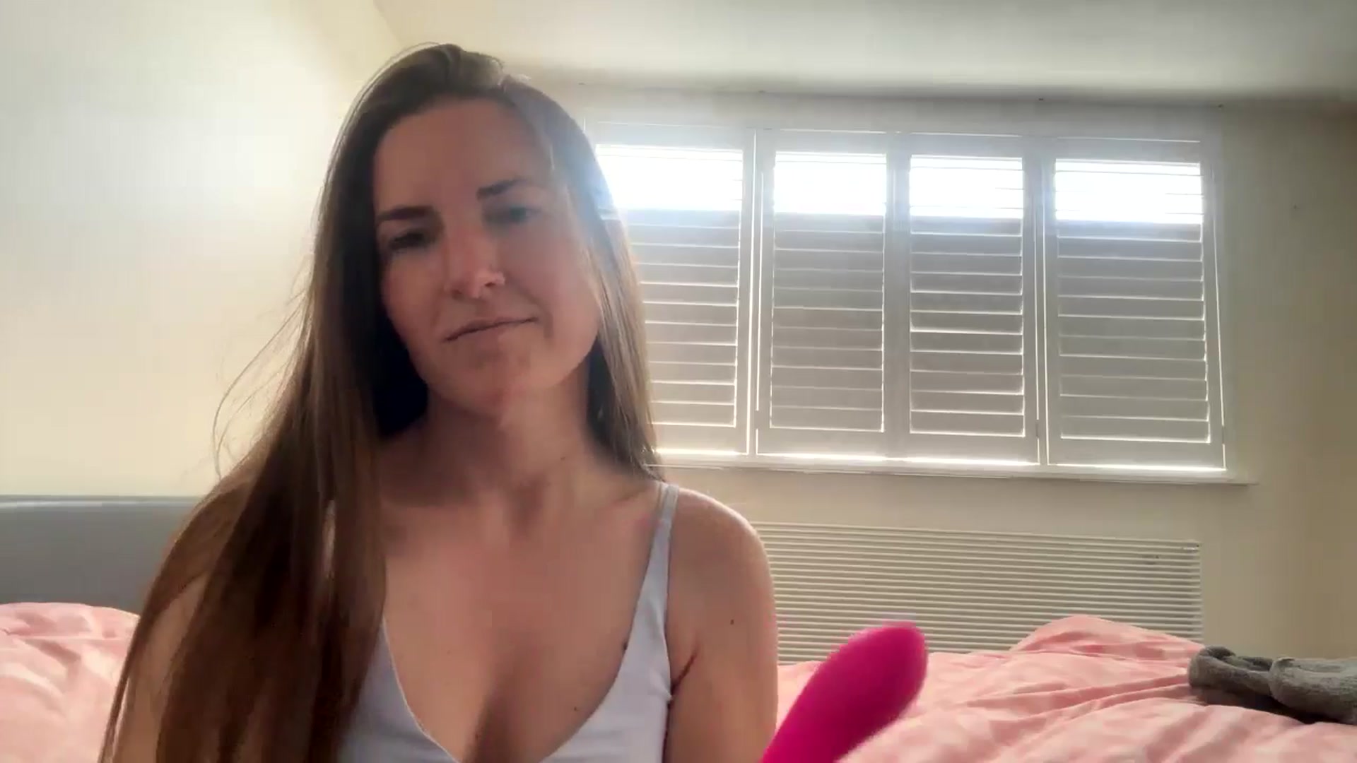Gallery image thumbnail from Hornyharriet1's myfreecams stream on, 06/25/2024, 12:30 image 13 of 20