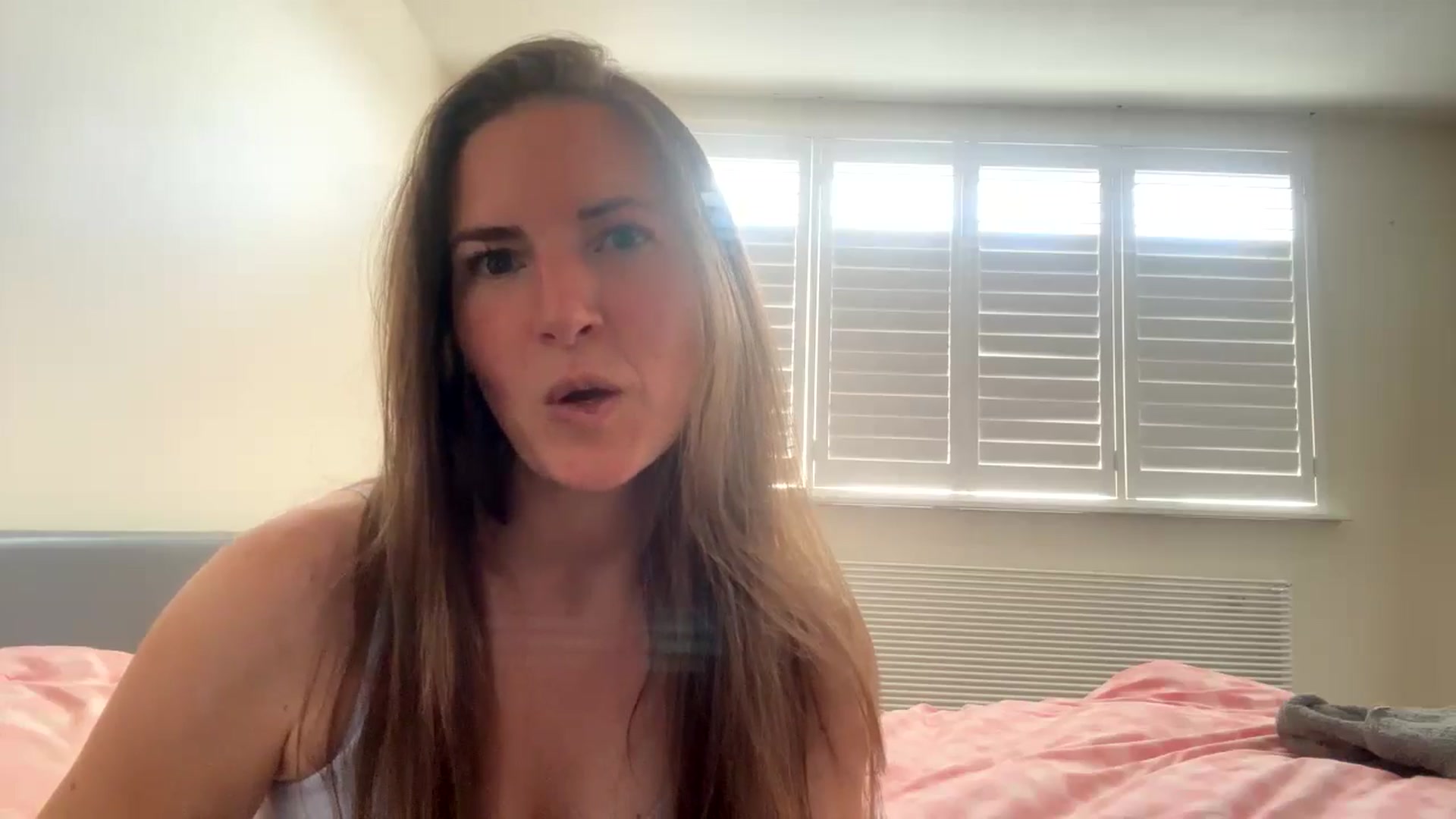Gallery image thumbnail from Hornyharriet1's myfreecams stream on, 06/25/2024, 12:30 image 10 of 20