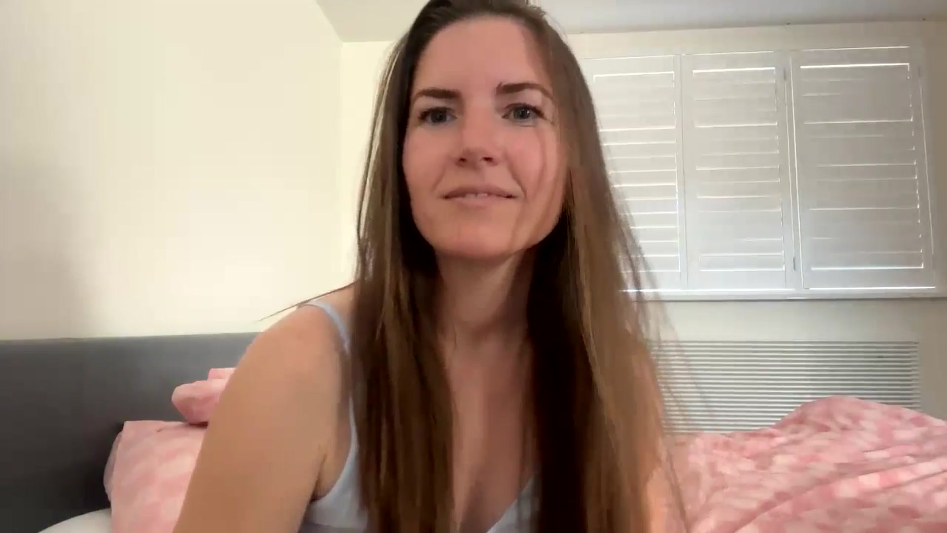 Gallery image thumbnail from Hornyharriet1's myfreecams stream on, 06/26/2024, 08:57 image 10 of 20