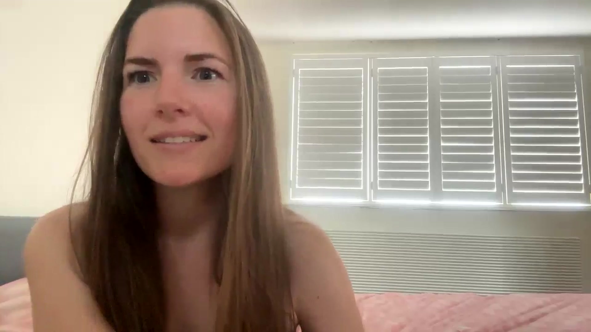 Gallery image thumbnail from Hornyharriet1's myfreecams stream on, 06/26/2024, 13:28 image 11 of 20