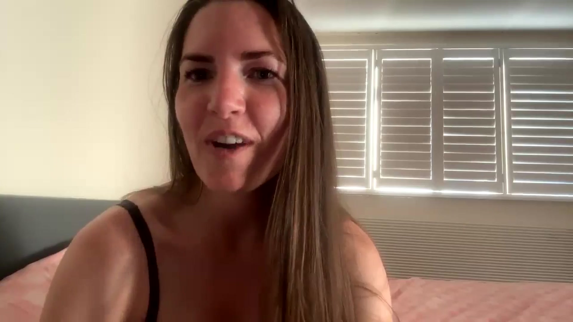 Gallery image thumbnail from Hornyharriet1's myfreecams stream on, 06/27/2024, 19:02 image 19 of 20