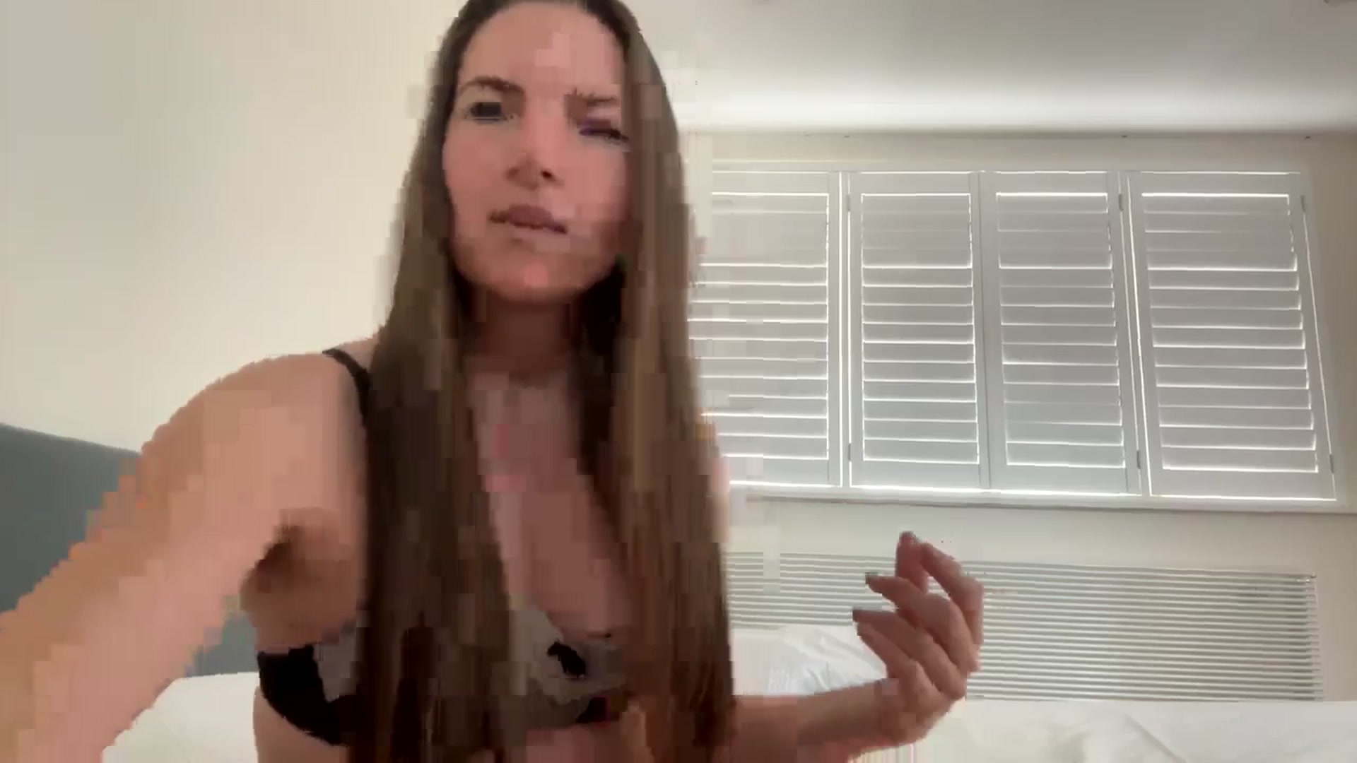 Gallery image thumbnail from Hornyharriet1's myfreecams stream on, 06/30/2024, 16:51 image 10 of 20
