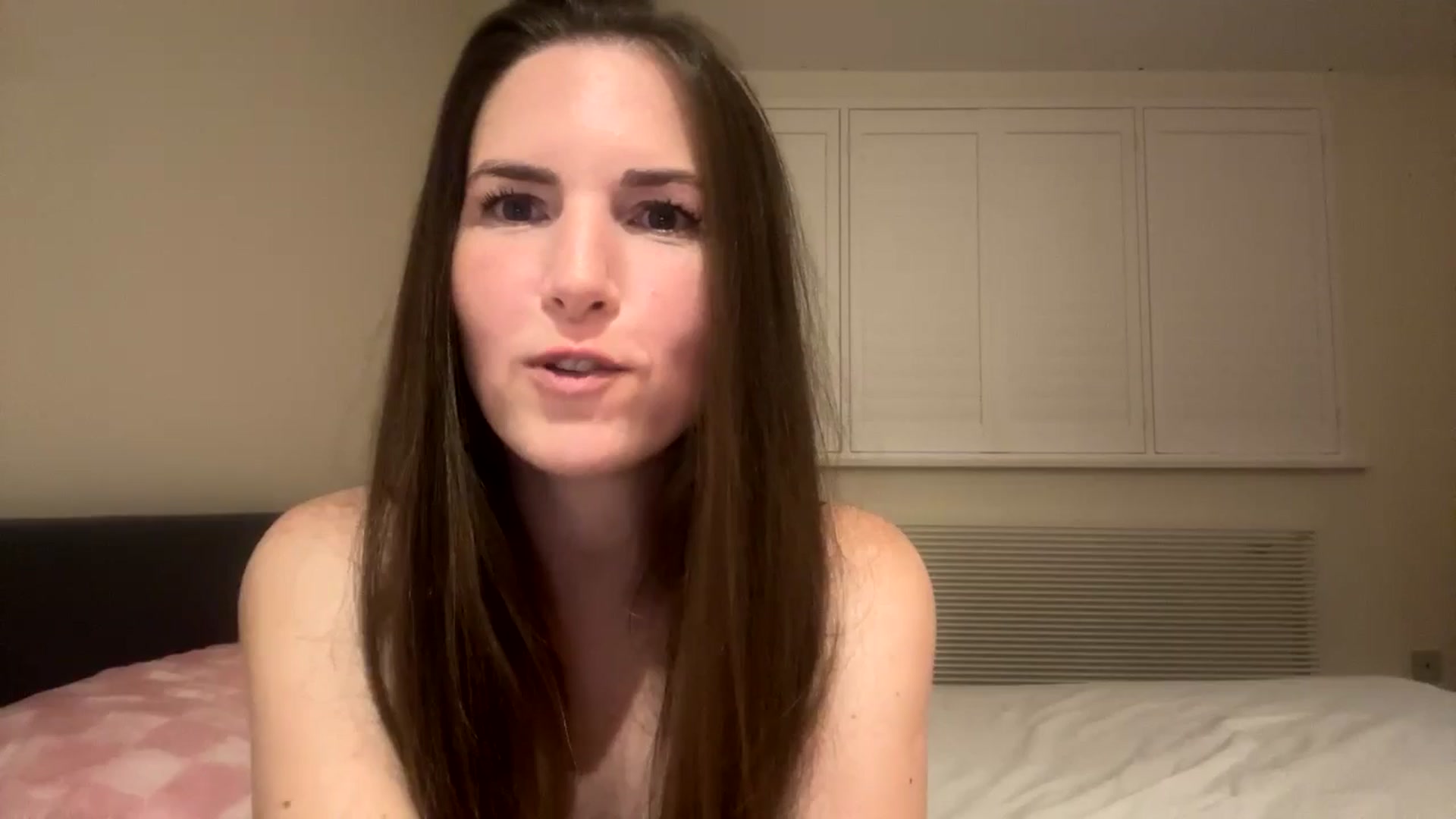 Gallery image thumbnail from Hornyharriet1's myfreecams stream on, 07/03/2024, 21:15 image 14 of 20