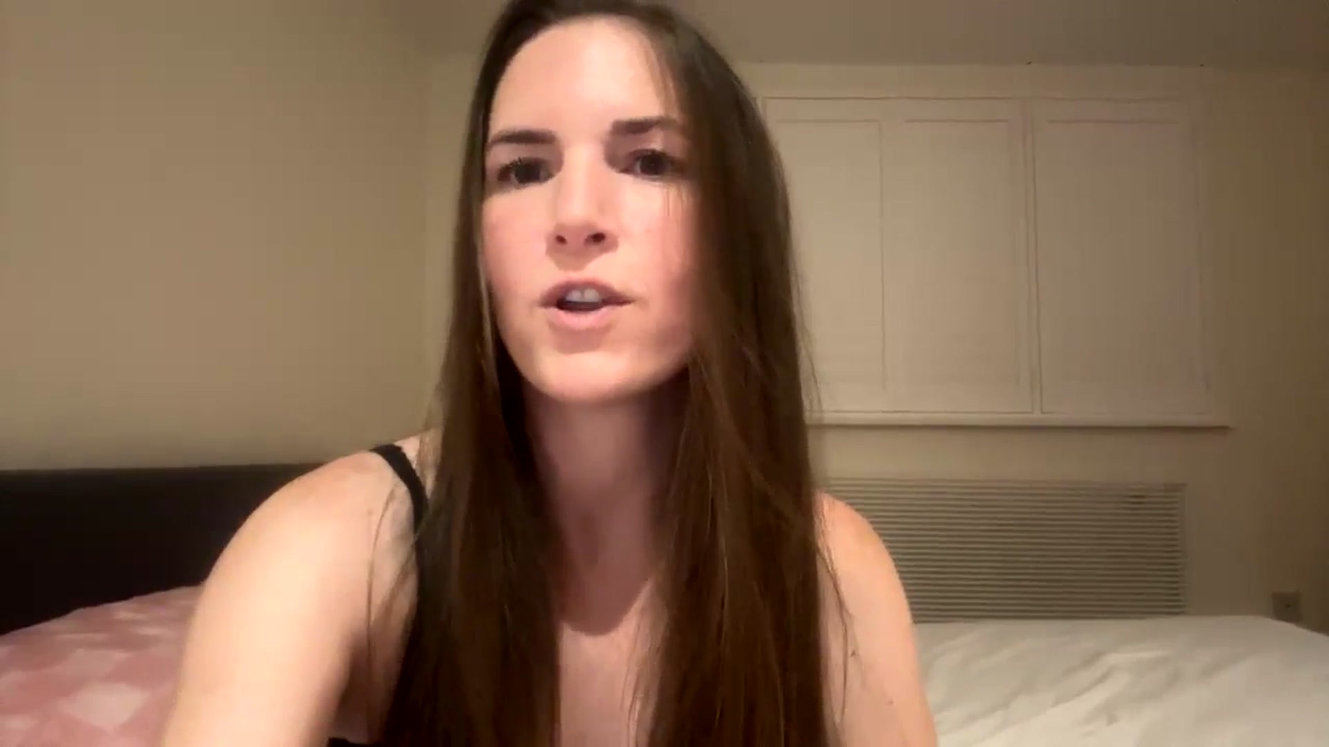 Gallery image thumbnail from Hornyharriet1's myfreecams stream on, 07/03/2024, 21:15 image 16 of 20