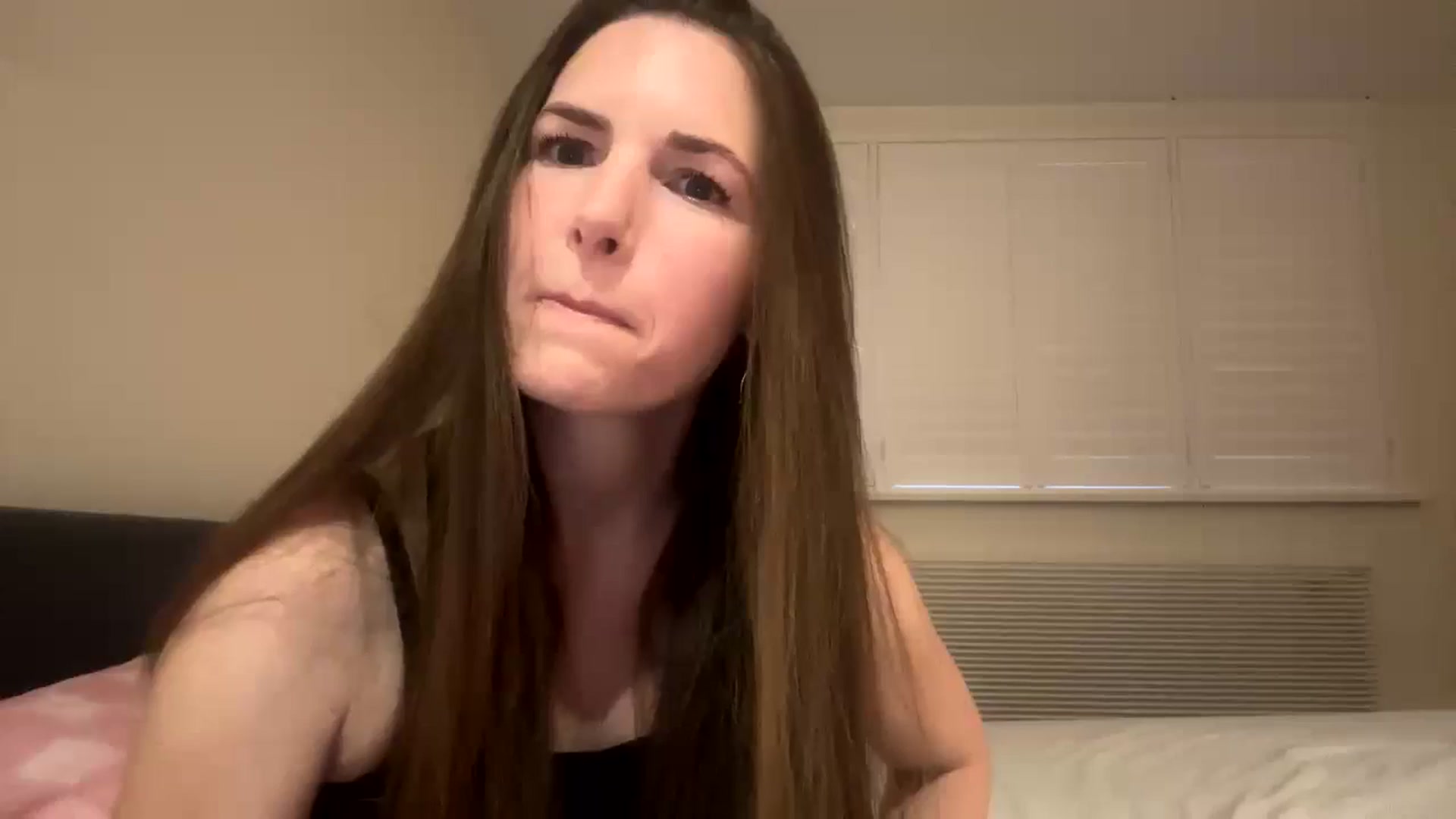Gallery image thumbnail from Hornyharriet1's myfreecams stream on, 07/03/2024, 21:15 image 6 of 20