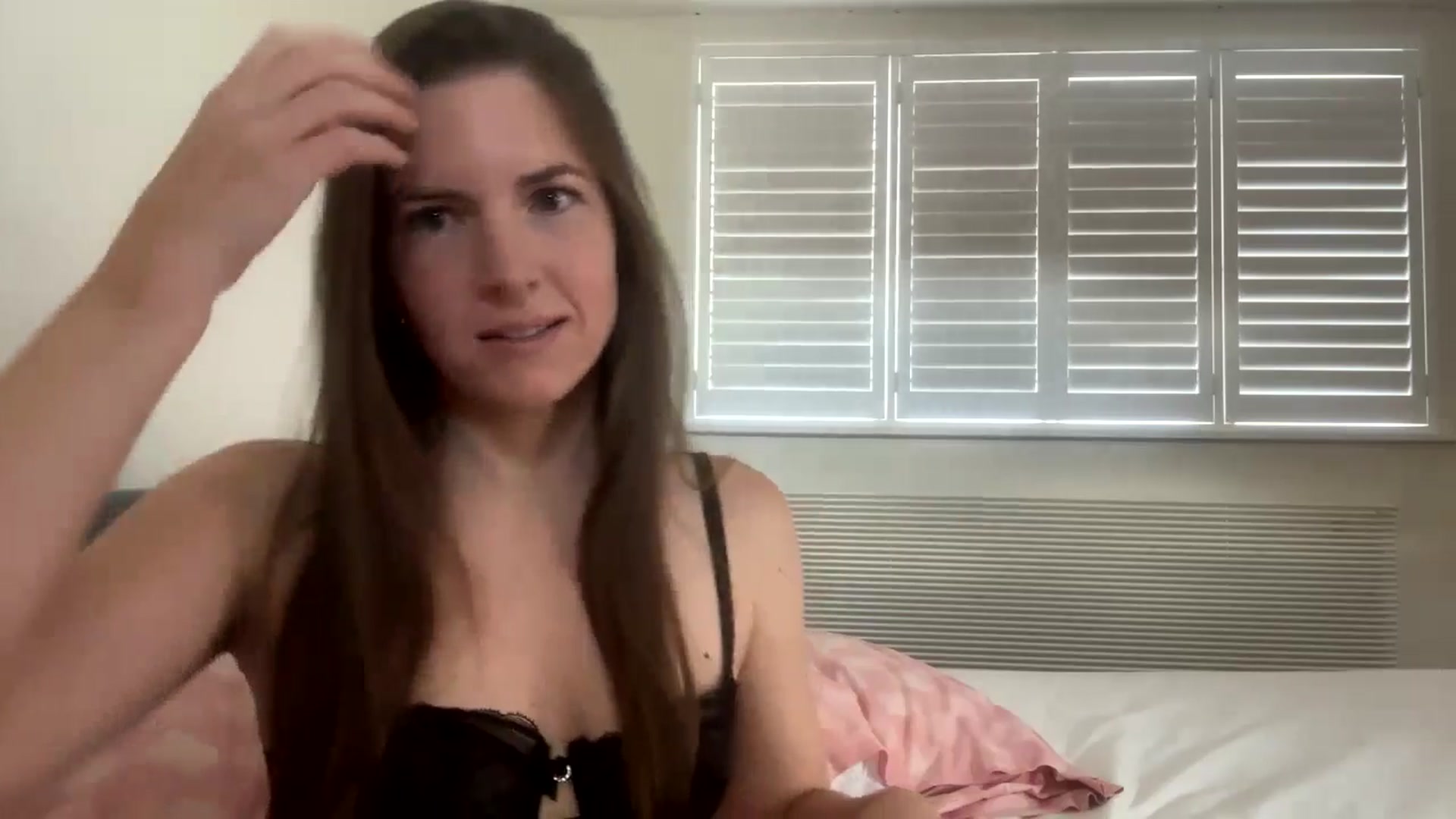 Gallery image thumbnail from Hornyharriet1's myfreecams stream on, 07/04/2024, 08:04 image 15 of 20