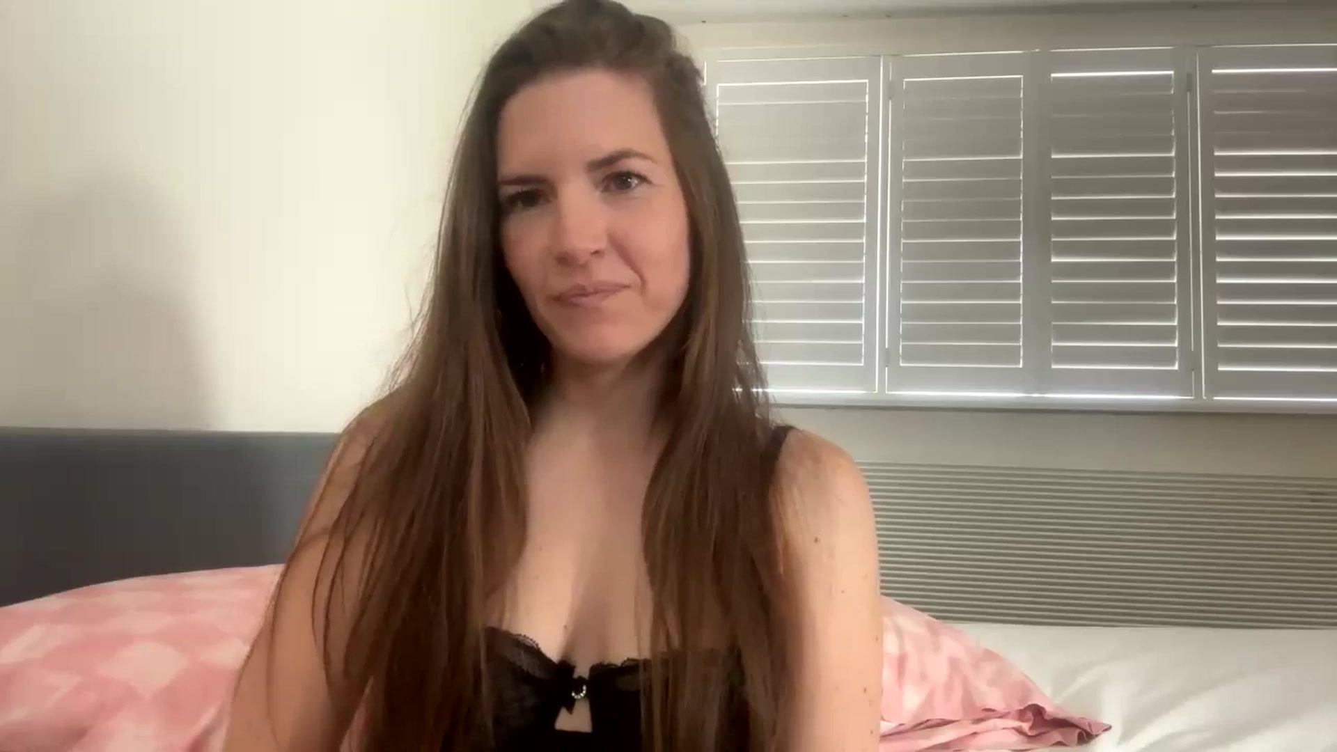 Gallery image thumbnail from Hornyharriet1's myfreecams stream on, 07/04/2024, 08:27 image 8 of 20