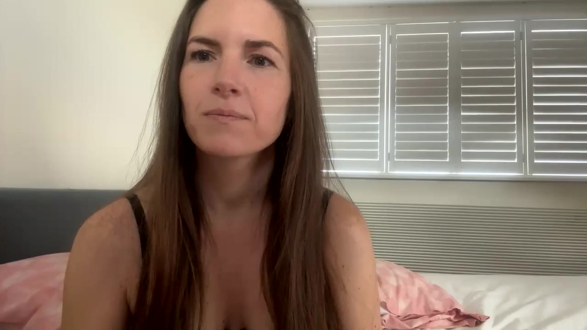 Gallery image thumbnail from Hornyharriet1's myfreecams stream on, 07/04/2024, 08:27 image 17 of 20