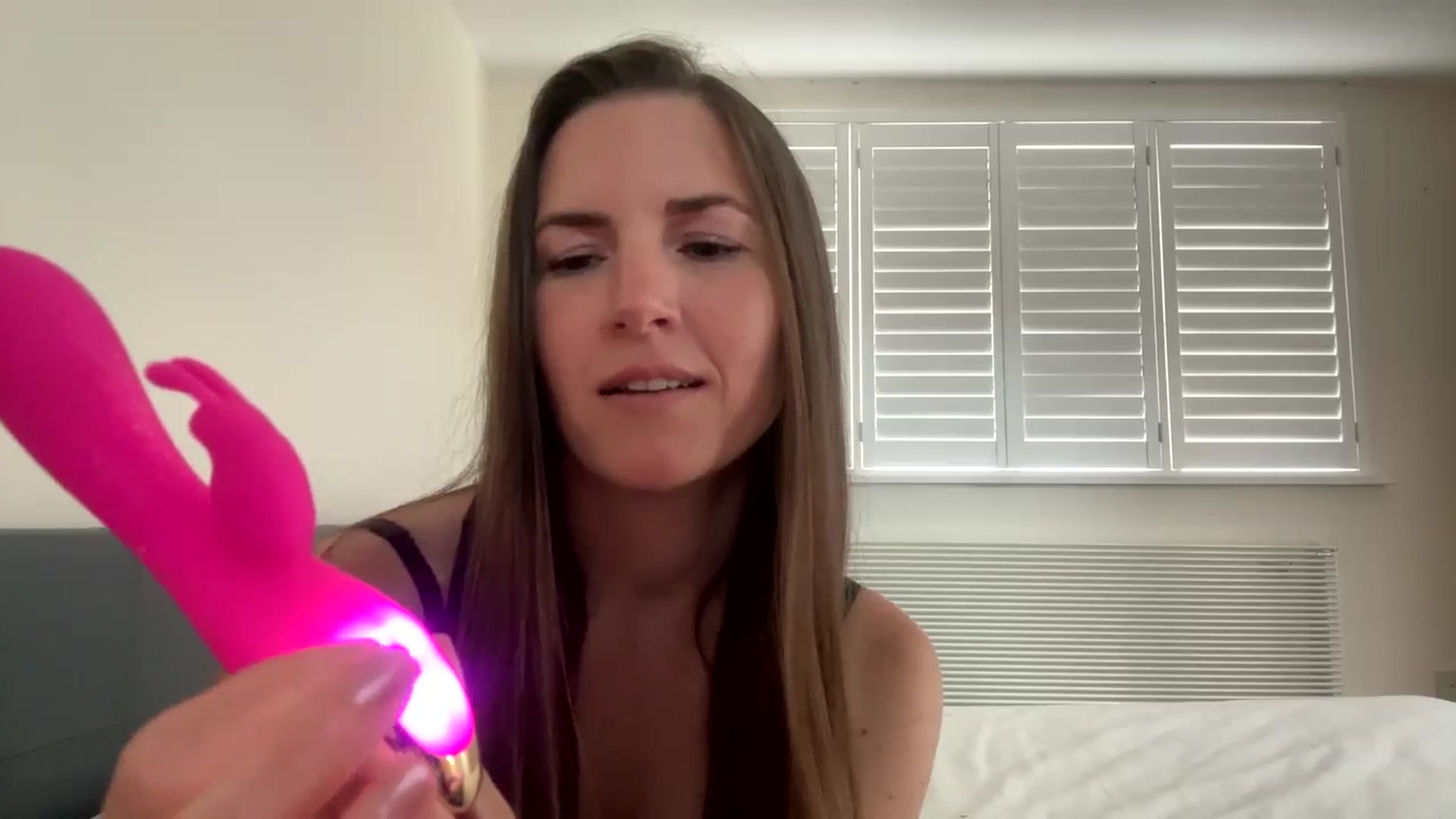 Gallery image thumbnail from Hornyharriet1's myfreecams stream on, 07/04/2024, 18:12 image 20 of 20