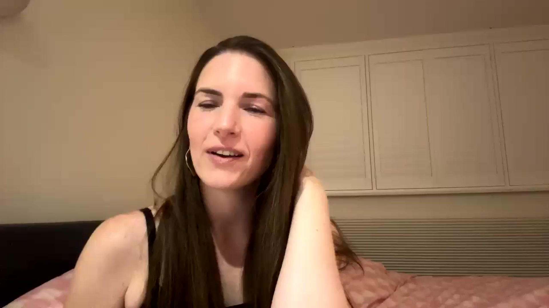 Gallery image thumbnail from Hornyharriet1's myfreecams stream on, 07/07/2024, 24:14 image 14 of 20
