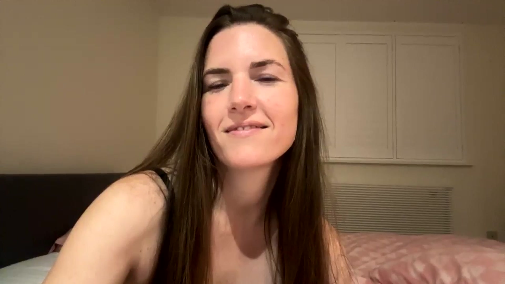 Gallery image thumbnail from Hornyharriet1's myfreecams stream on, 07/07/2024, 22:38 image 9 of 20