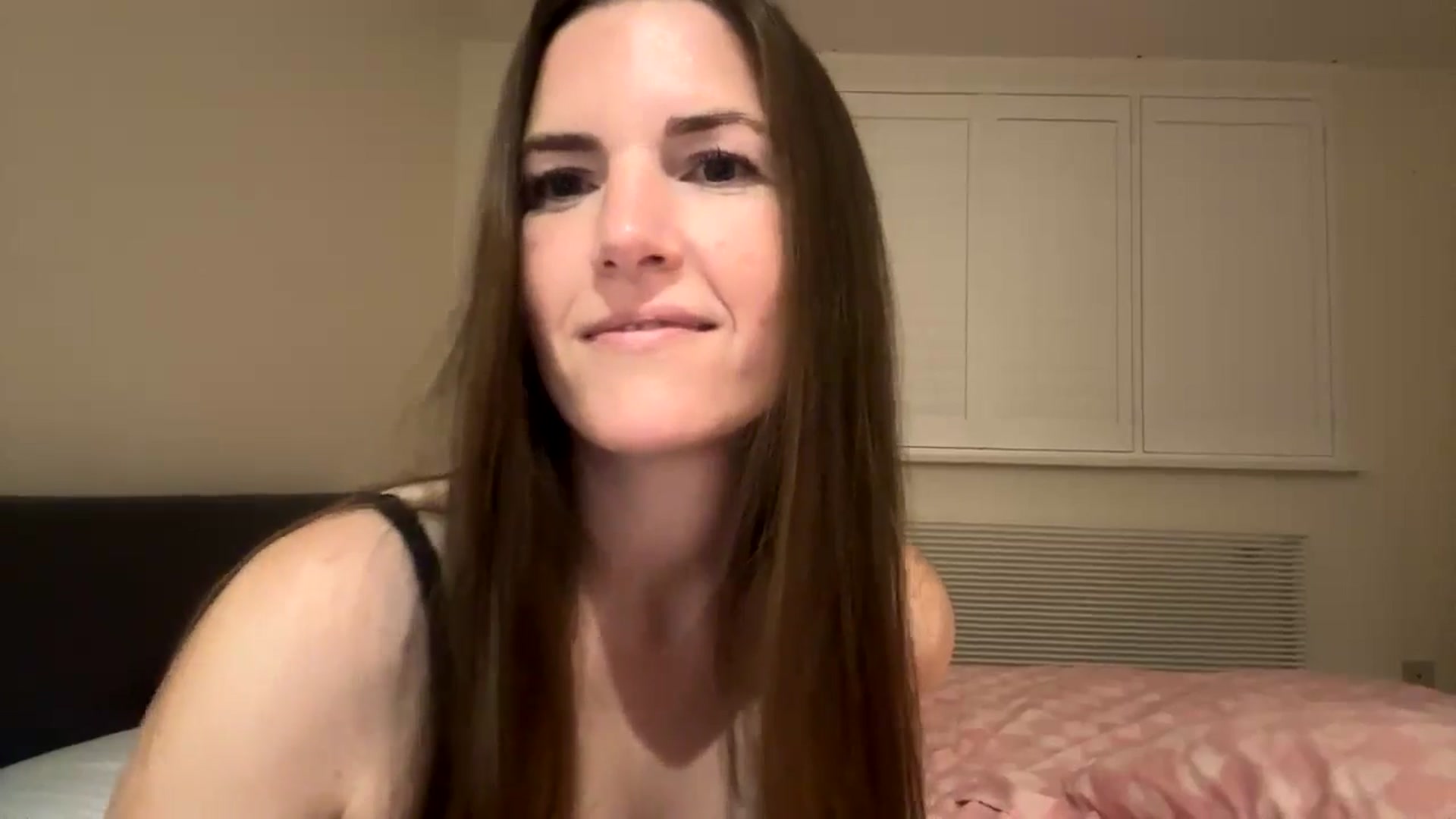 Gallery image thumbnail from Hornyharriet1's myfreecams stream on, 07/07/2024, 22:38 image 7 of 20