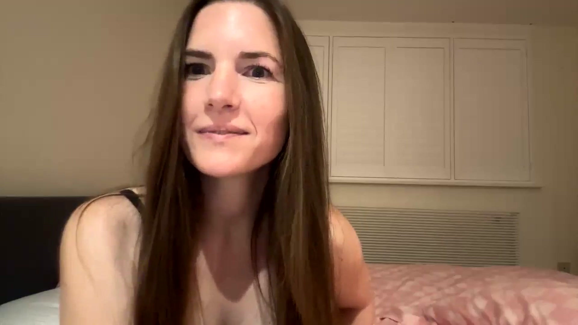 Gallery image thumbnail from Hornyharriet1's myfreecams stream on, 07/07/2024, 22:38 image 6 of 20