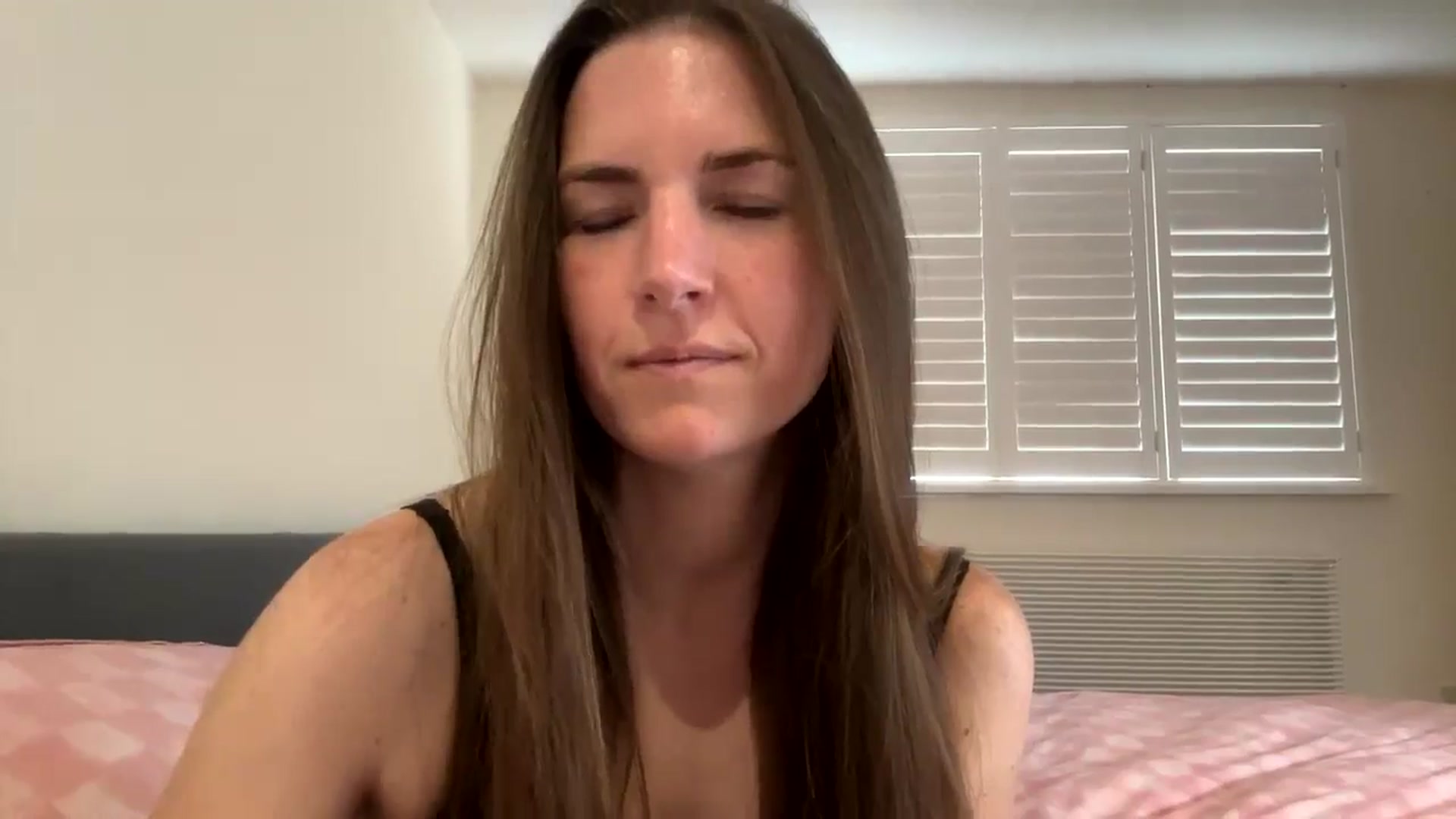 Gallery image thumbnail from Hornyharriet1's myfreecams stream on, 07/08/2024, 12:39 image 18 of 20