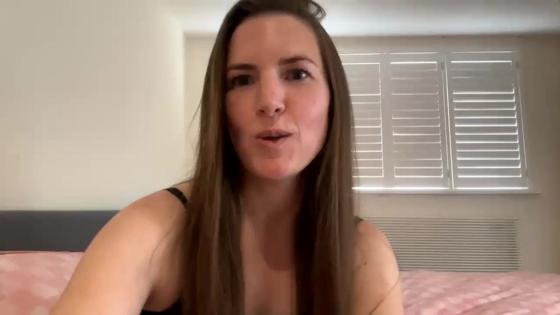 Gallery image thumbnail from Hornyharriet1's myfreecams stream on, 07/08/2024, 12:39 image 14 of 20