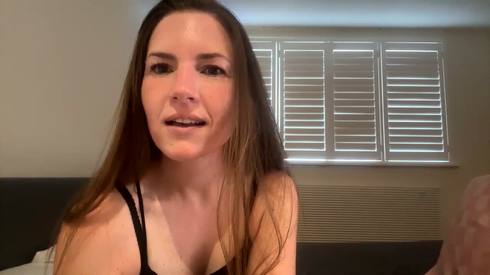 Gallery image thumbnail from Hornyharriet1's myfreecams stream on, 08/08/2024, 07:59 image 3 of 20