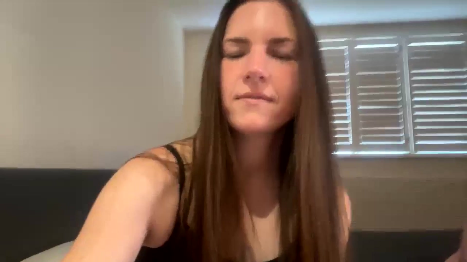 Gallery image thumbnail from Hornyharriet1's myfreecams stream on, 08/08/2024, 07:59 image 15 of 20