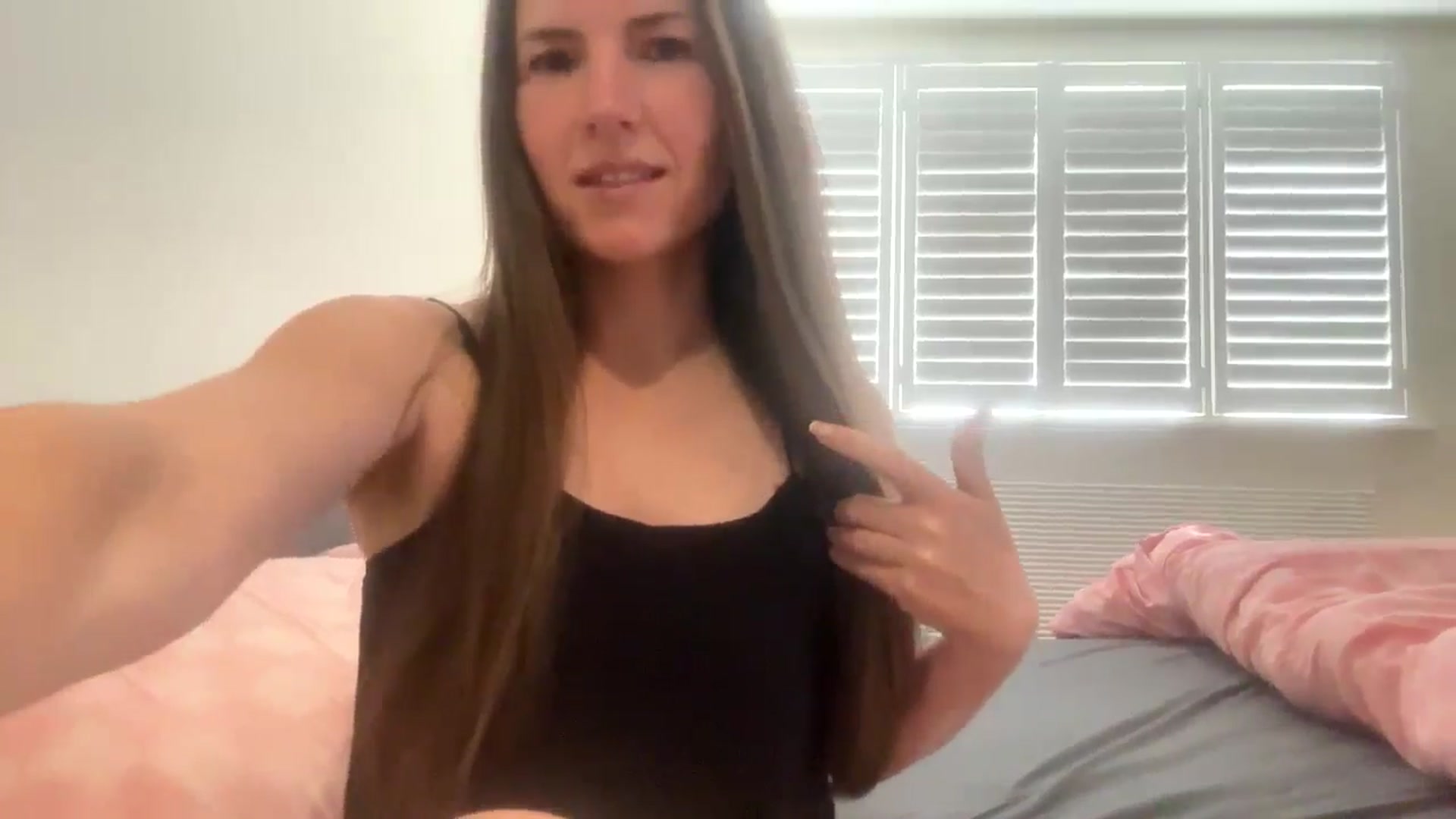 Gallery image thumbnail from Hornyharriet1's myfreecams stream on, 08/09/2024, 14:14 image 4 of 20