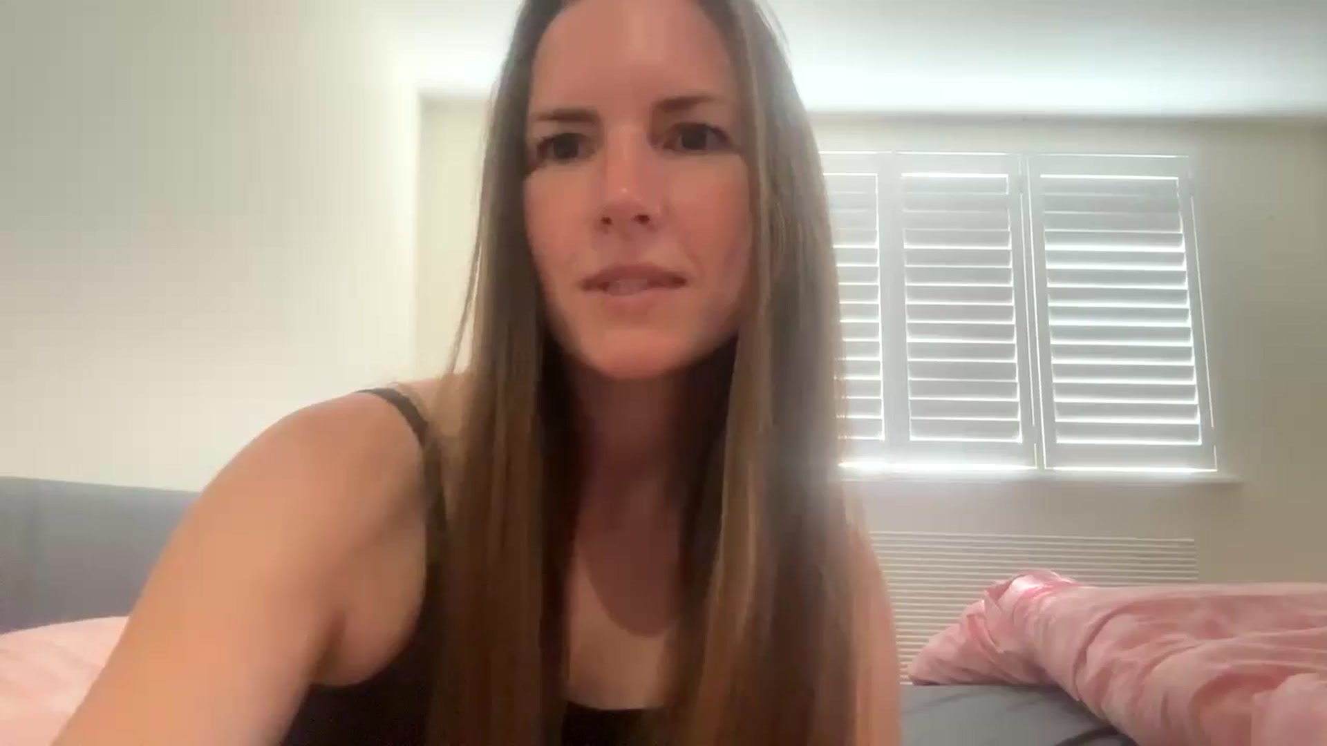 Gallery image thumbnail from Hornyharriet1's myfreecams stream on, 08/09/2024, 14:14 image 17 of 20