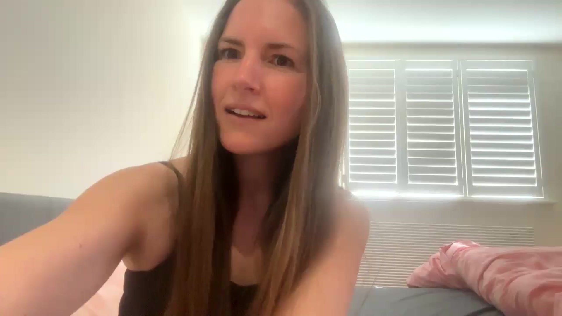 Gallery image thumbnail from Hornyharriet1's myfreecams stream on, 08/09/2024, 14:14 image 13 of 20