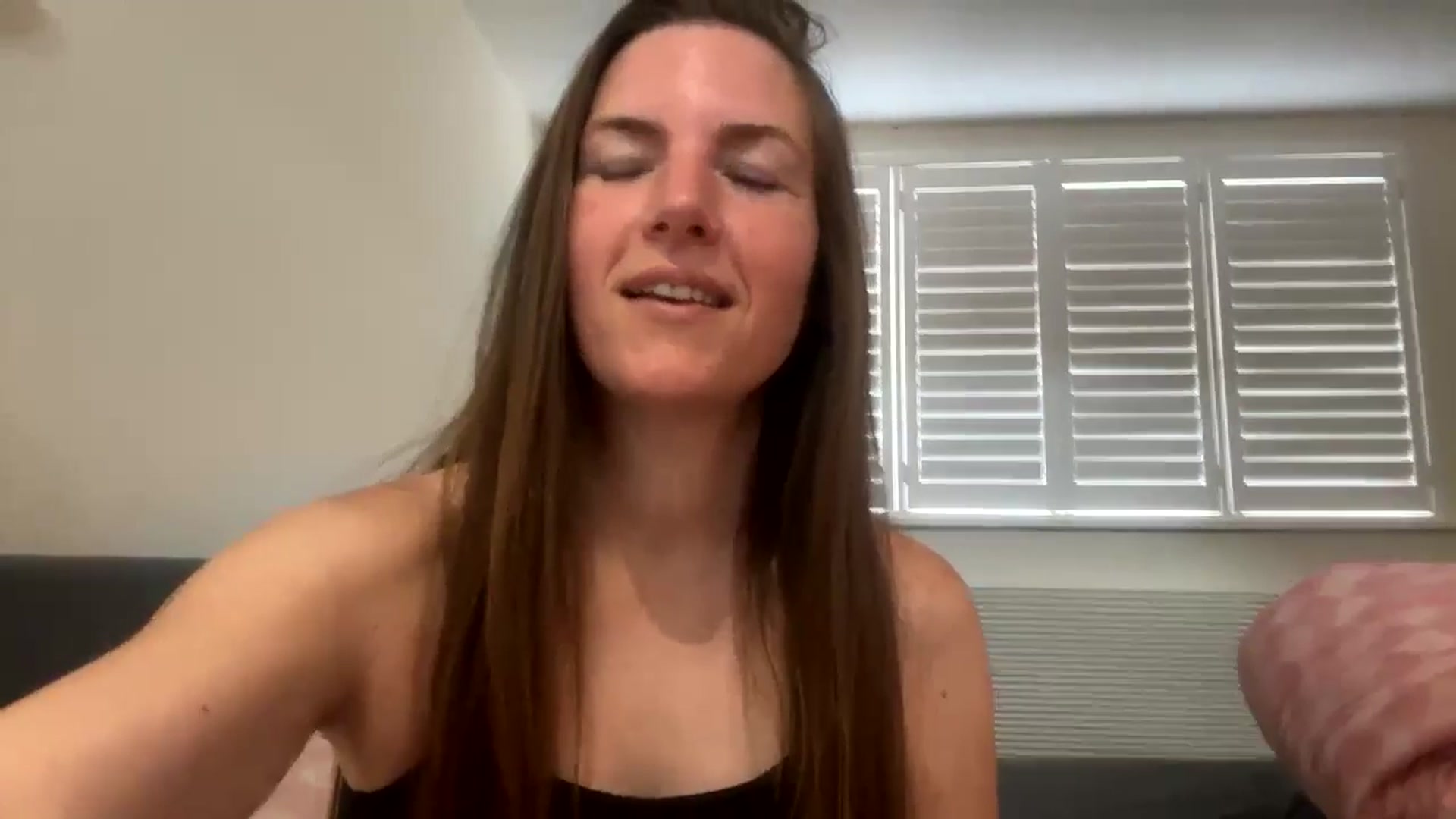 Gallery image thumbnail from Hornyharriet1's myfreecams stream on, 08/10/2024, 07:20 image 8 of 20