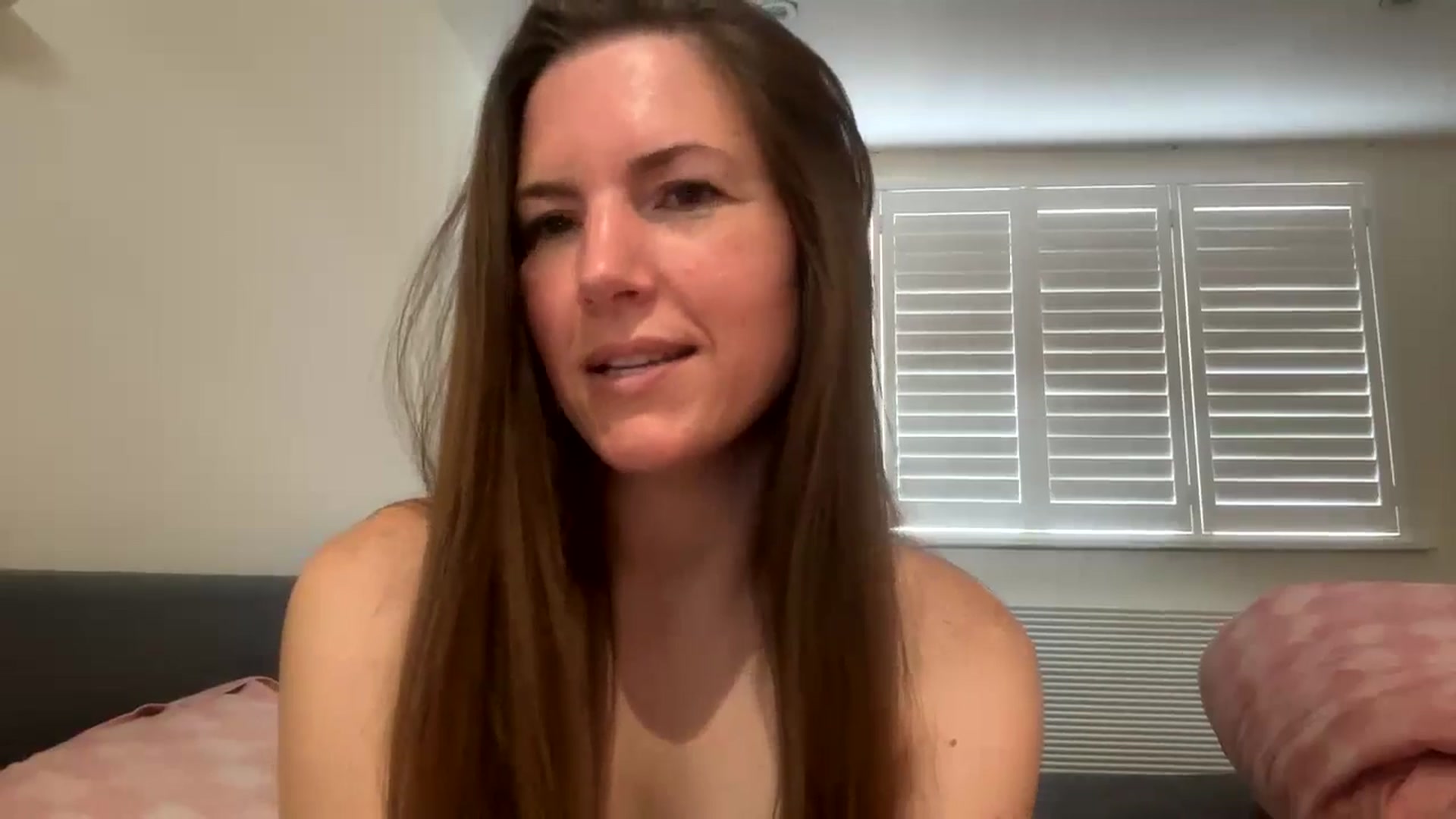 Gallery image thumbnail from Hornyharriet1's myfreecams stream on, 08/10/2024, 07:20 image 19 of 20