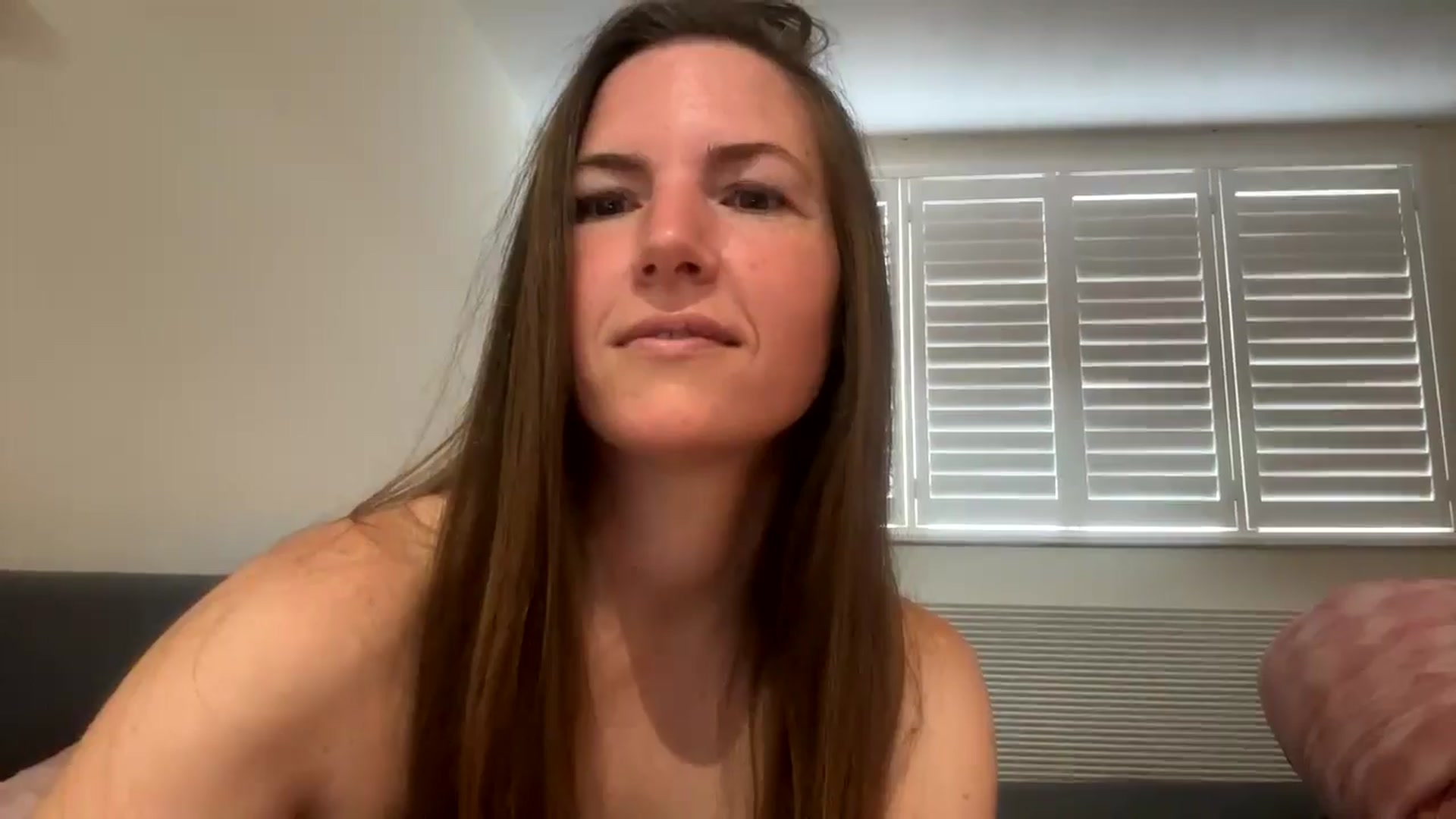 Gallery image thumbnail from Hornyharriet1's myfreecams stream on, 08/10/2024, 07:20 image 2 of 20