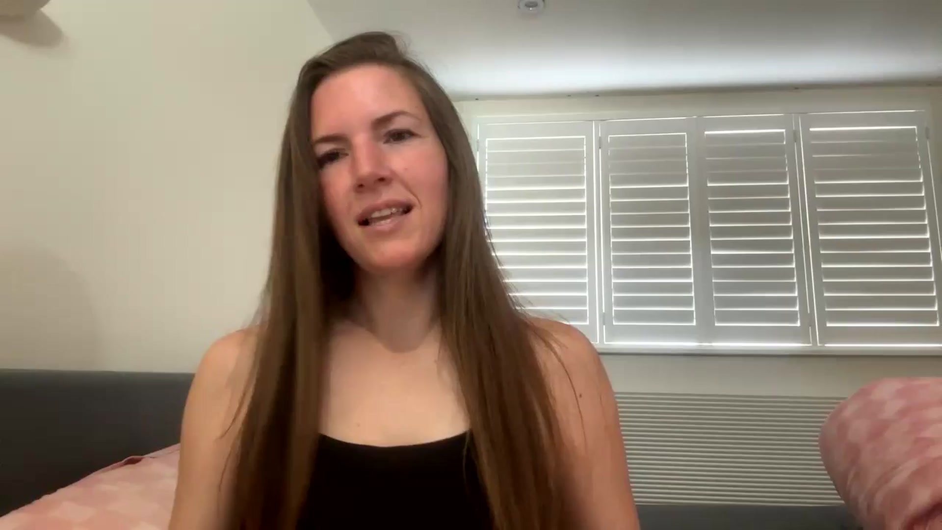 Gallery image thumbnail from Hornyharriet1's myfreecams stream on, 08/10/2024, 07:20 image 16 of 20