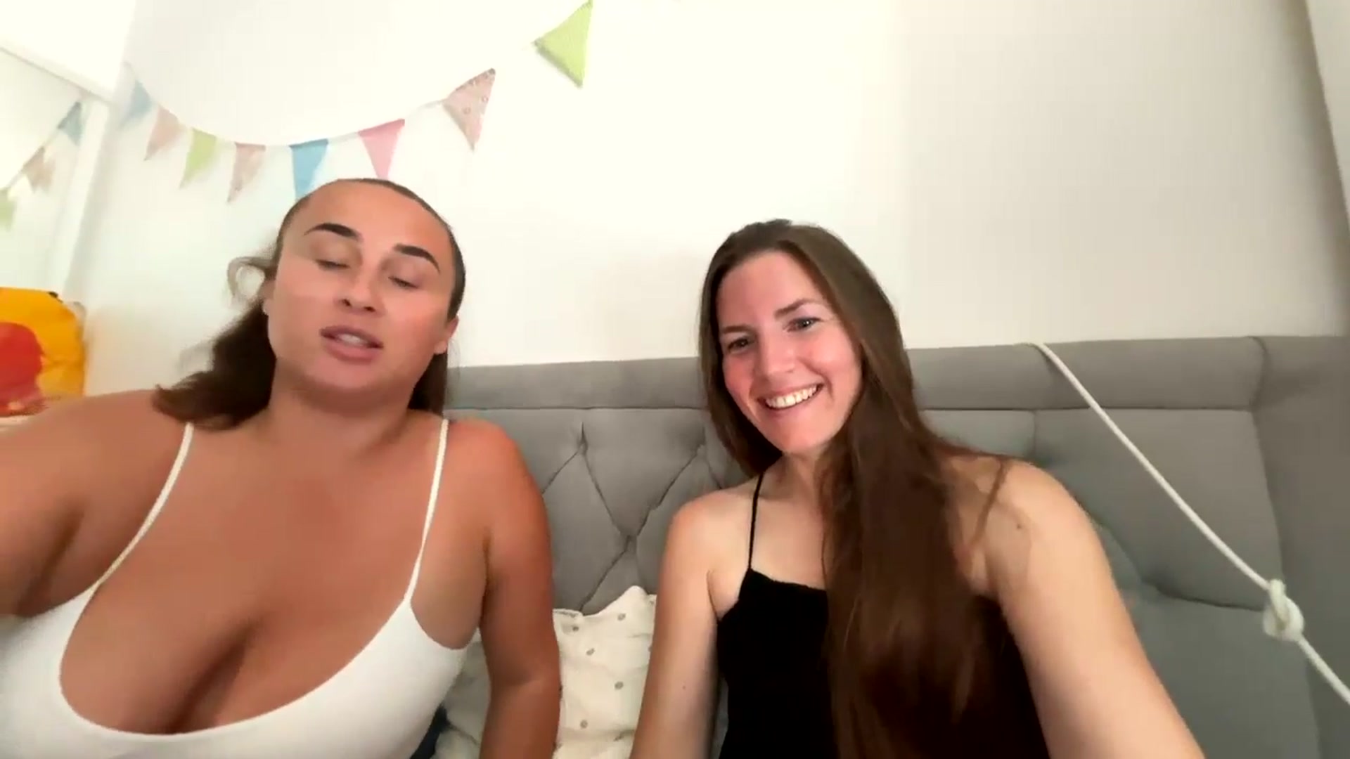 Gallery image thumbnail from Hornyharriet1's myfreecams stream on, 08/13/2024, 12:35 image 11 of 20