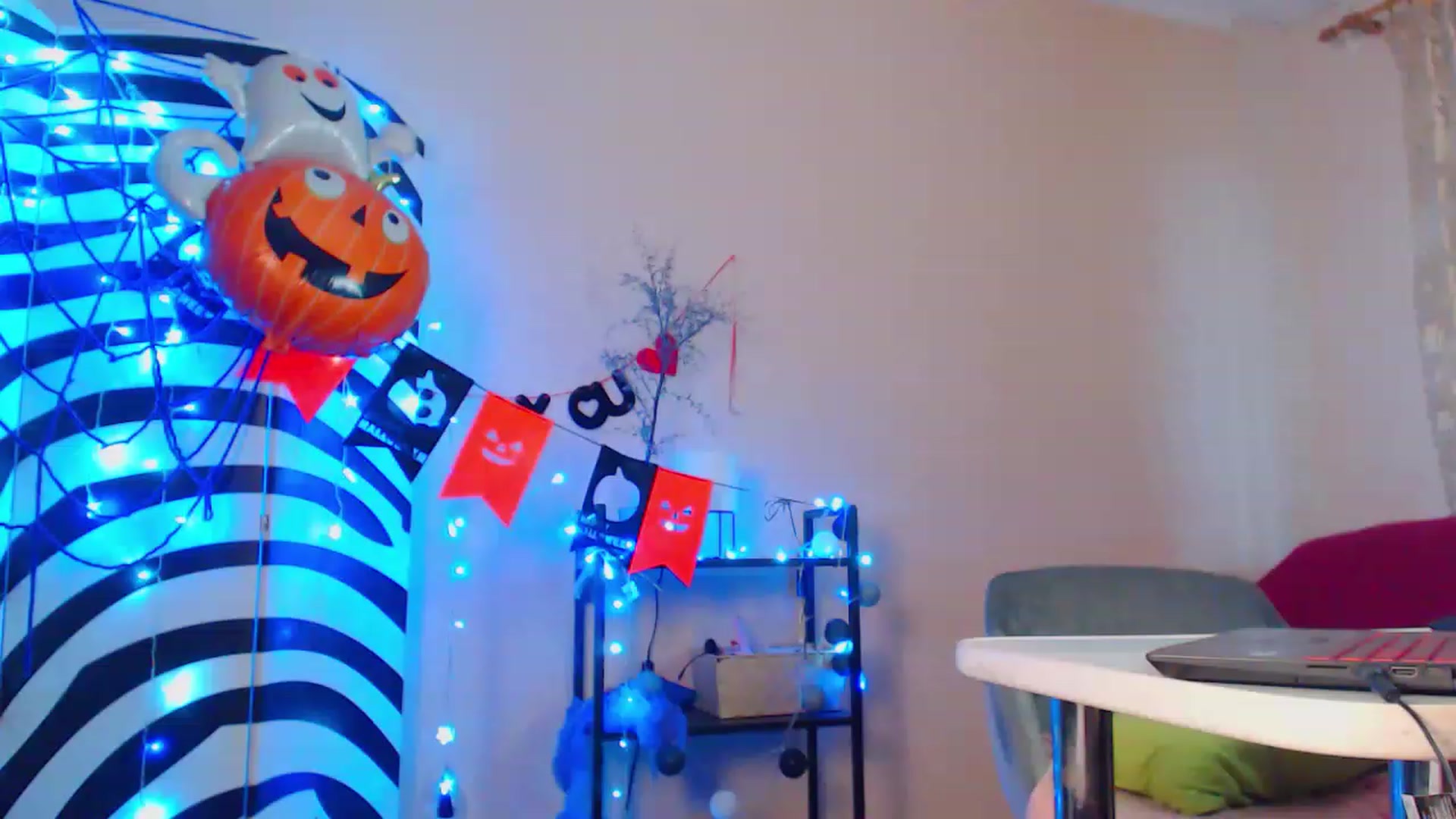 Gallery image thumbnail from HotAndSexyGi's myfreecams stream on, 12/07/2022, 12:14 image 16 of 20