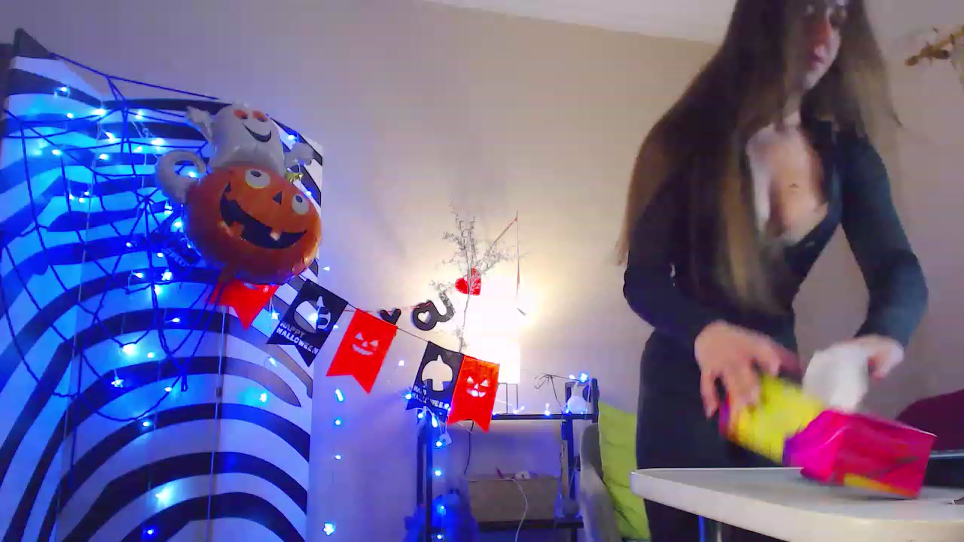 Gallery image thumbnail from HotAndSexyGi's myfreecams stream on, 12/12/2022, 13:14 image 9 of 20
