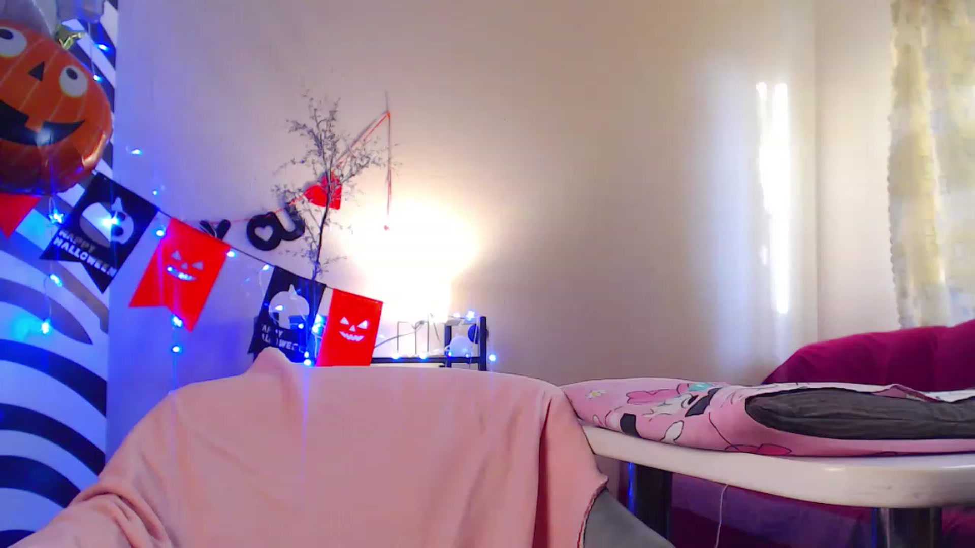 Gallery image thumbnail from HotAndSexyGi's myfreecams stream on, 12/19/2022, 13:09 image 19 of 20