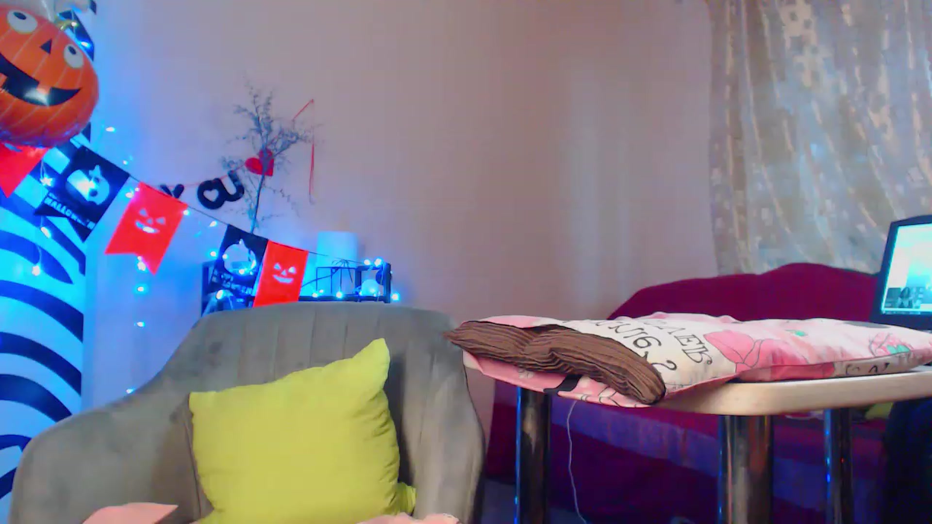 Gallery image thumbnail from HotAndSexyGi's myfreecams stream on, 12/23/2022, 11:46 image 12 of 20