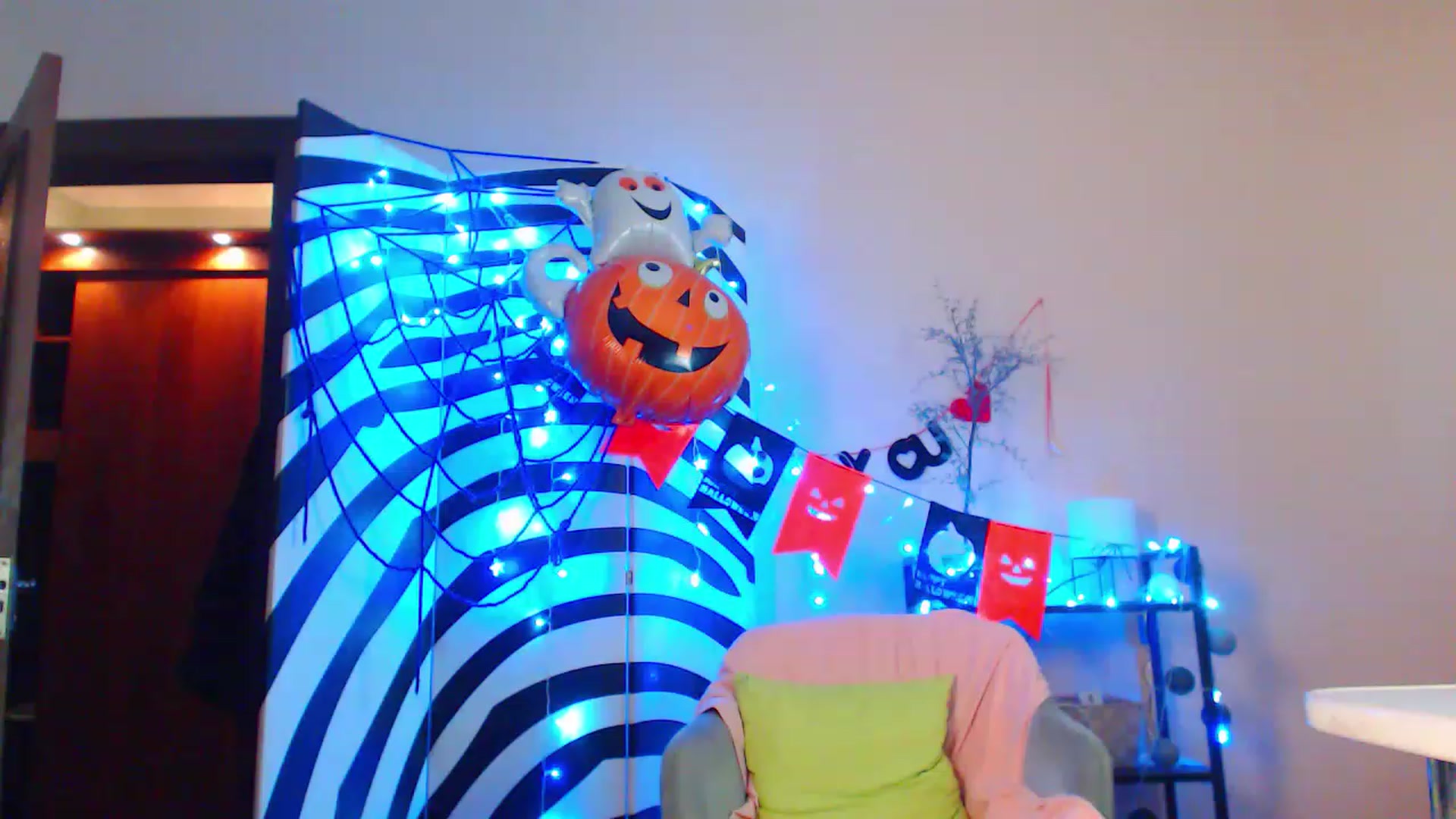 Gallery image thumbnail from HotAndSexyGi's myfreecams stream on, 12/28/2022, 13:27 image 20 of 20