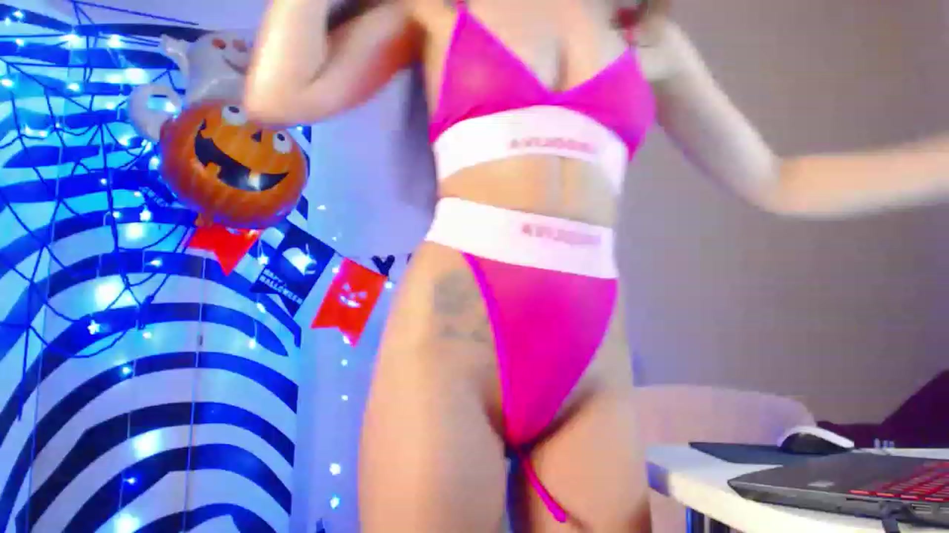 Gallery image thumbnail from HotAndSexyGi's myfreecams stream on, 01/06/2023, 14:52 image 10 of 20