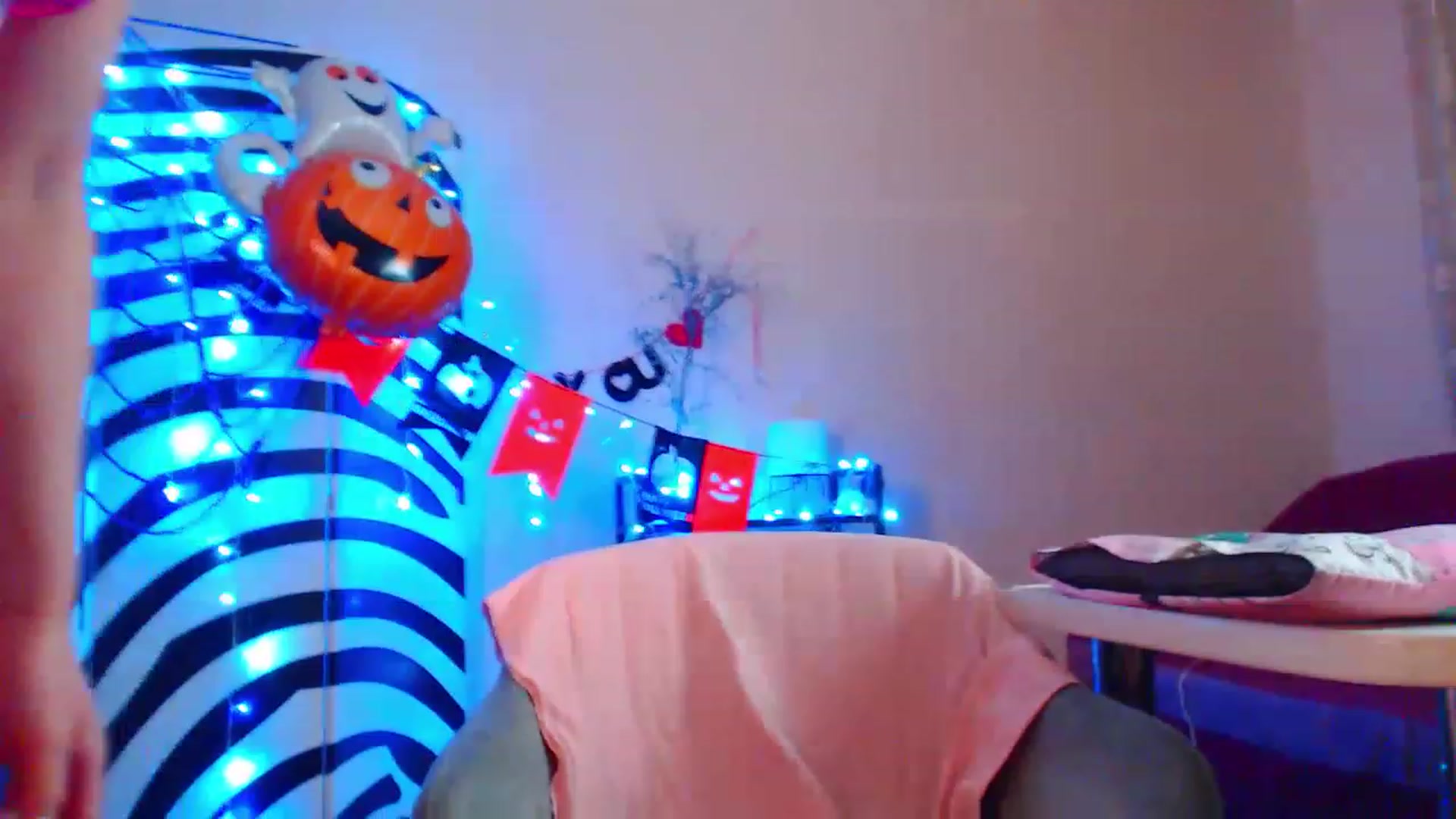 Gallery image thumbnail from HotAndSexyGi's myfreecams stream on, 01/06/2023, 15:22 image 5 of 20