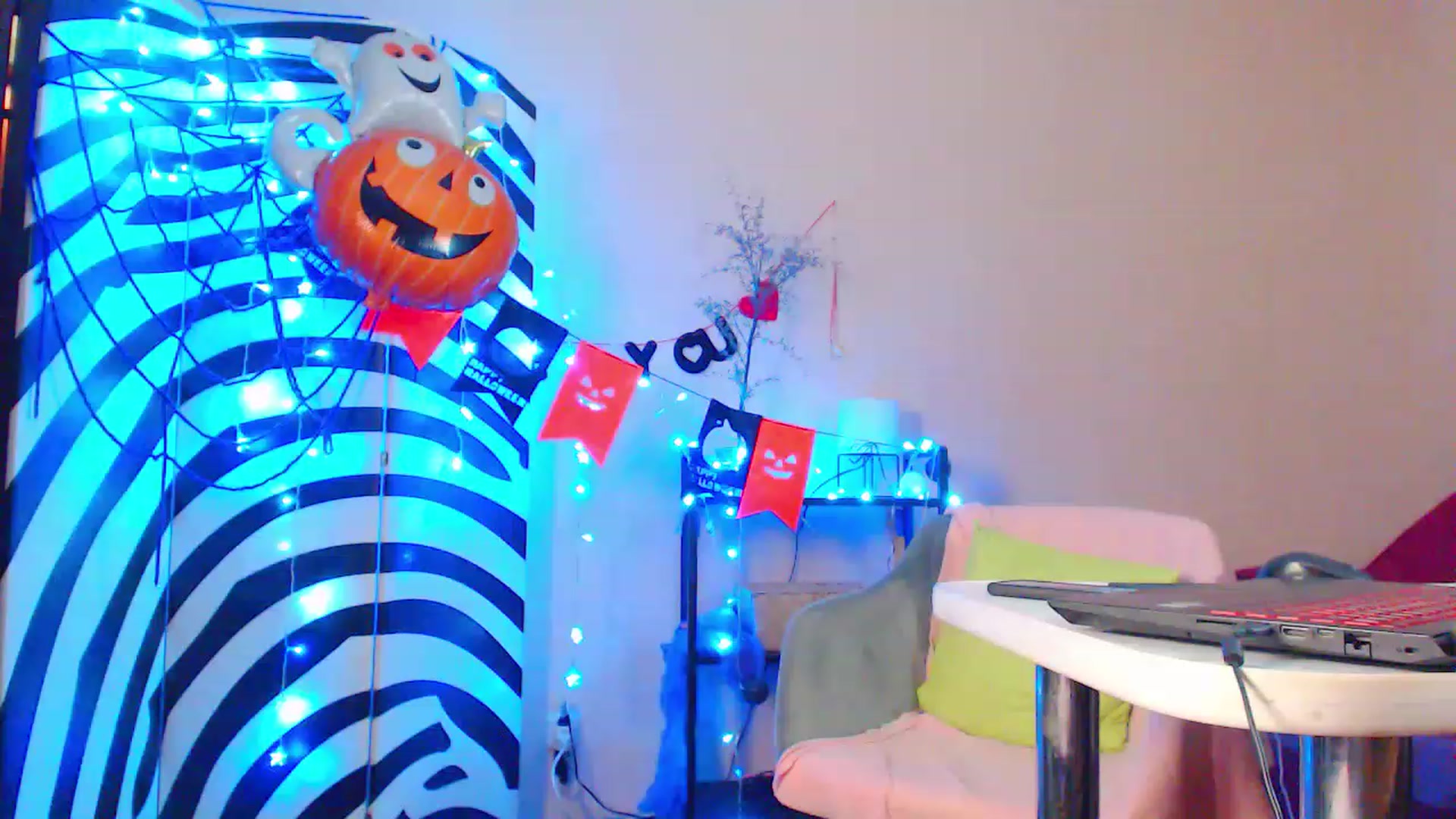 Gallery image thumbnail from HotAndSexyGi's myfreecams stream on, 01/12/2023, 14:40 image 20 of 20