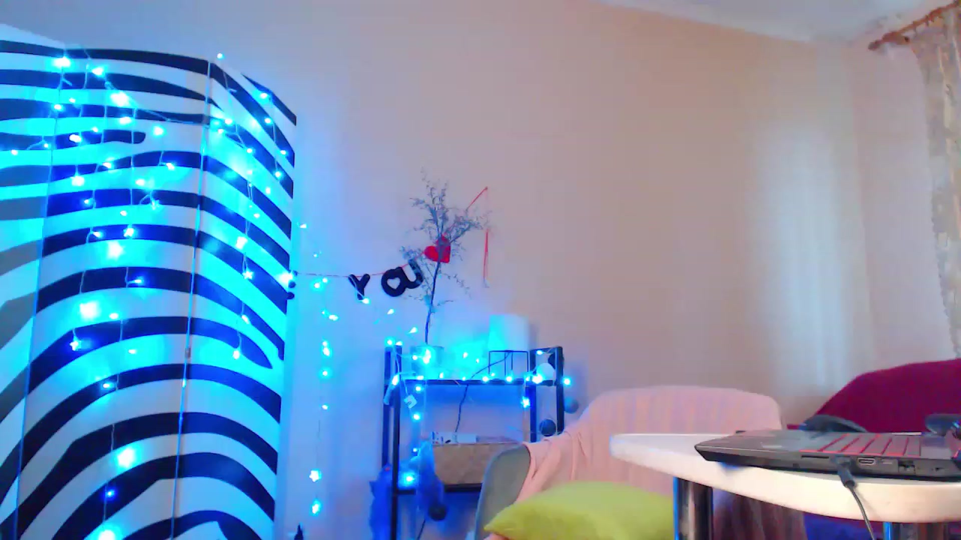 Gallery image thumbnail from HotAndSexyGi's myfreecams stream on, 02/01/2023, 10:39 image 2 of 20