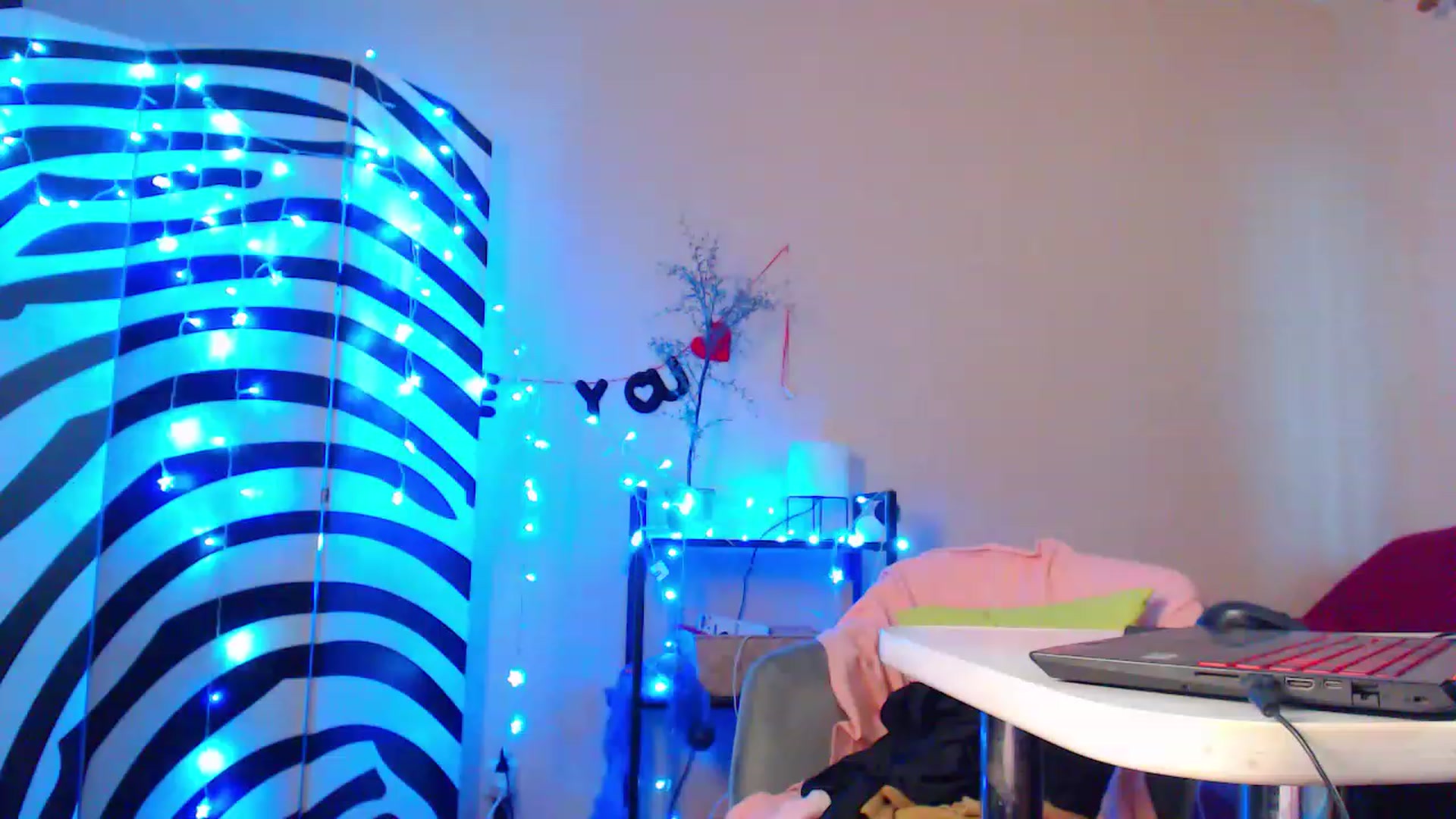 Gallery image thumbnail from HotAndSexyGi's myfreecams stream on, 02/05/2023, 14:23 image 18 of 20