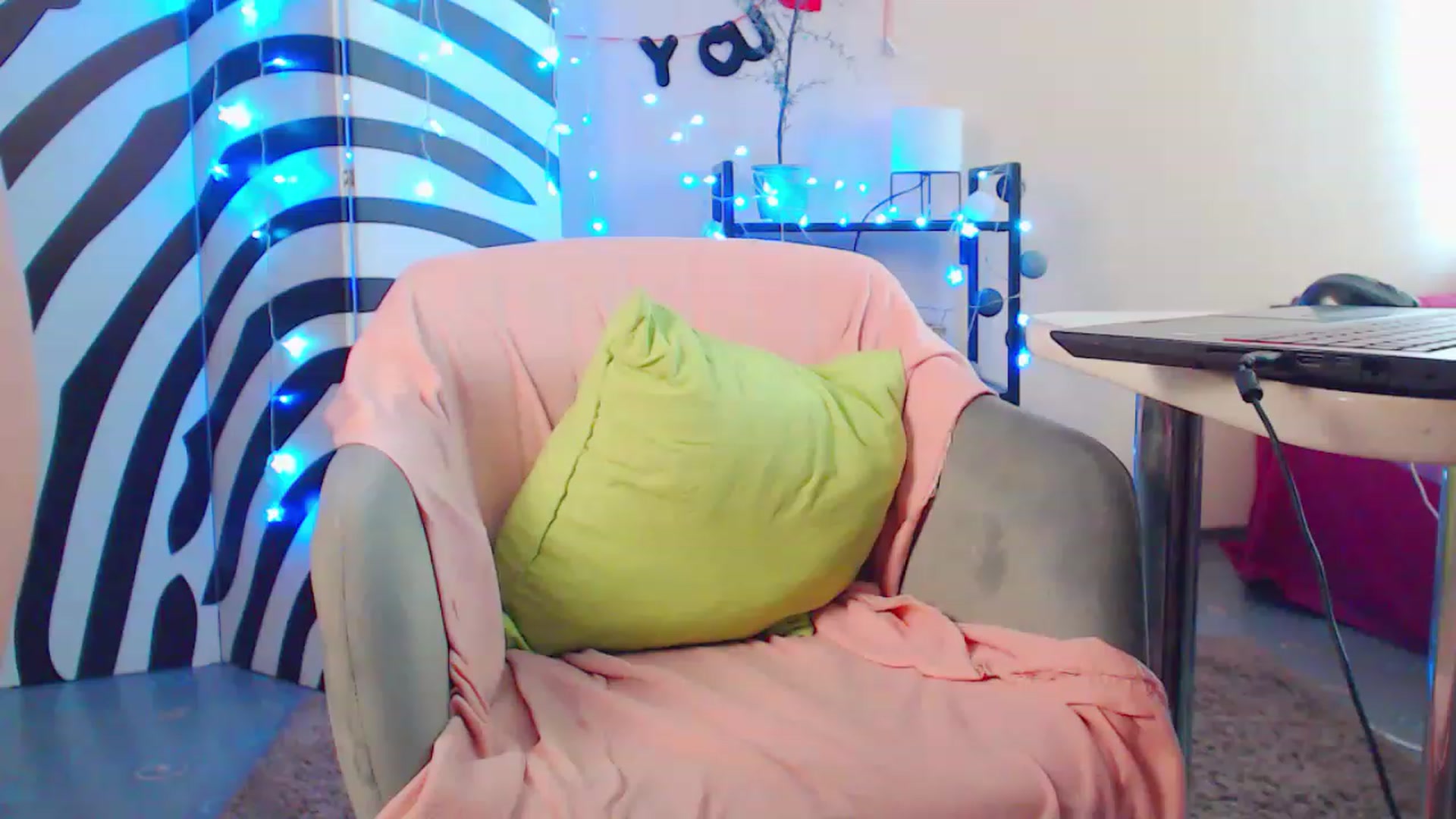 Gallery image thumbnail from HotAndSexyGi's myfreecams stream on, 03/14/2023, 13:17 image 16 of 20