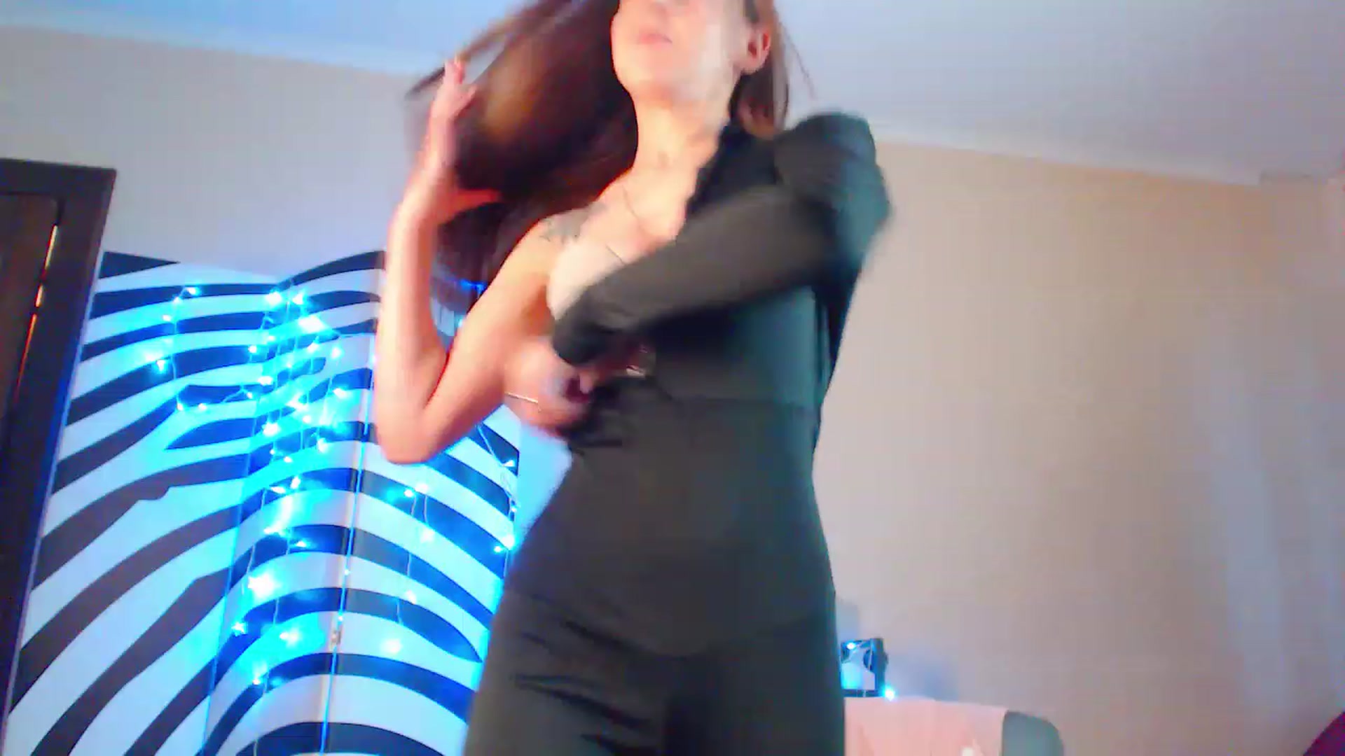 Gallery image thumbnail from HotAndSexyGi's myfreecams stream on, 03/15/2023, 15:00 image 19 of 20