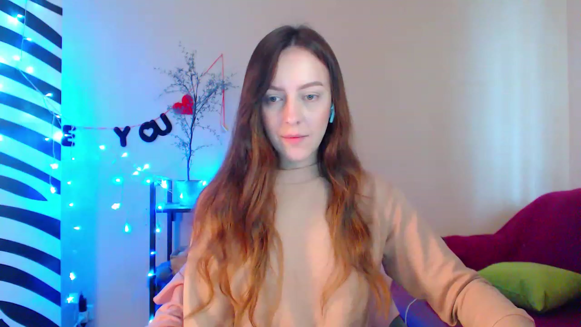 Gallery image thumbnail from HotAndSexyGi's myfreecams stream on, 04/06/2023, 12:50 image 14 of 20