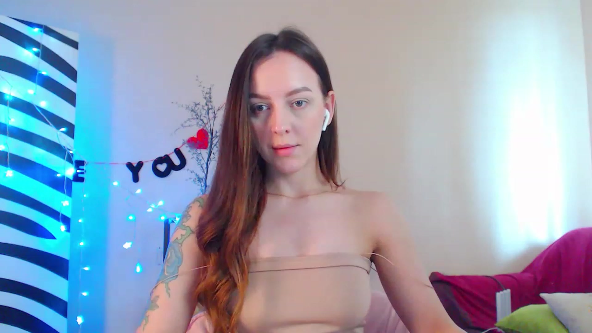 Gallery image thumbnail from HotAndSexyGi's myfreecams stream on, 04/13/2023, 13:22 image 19 of 20