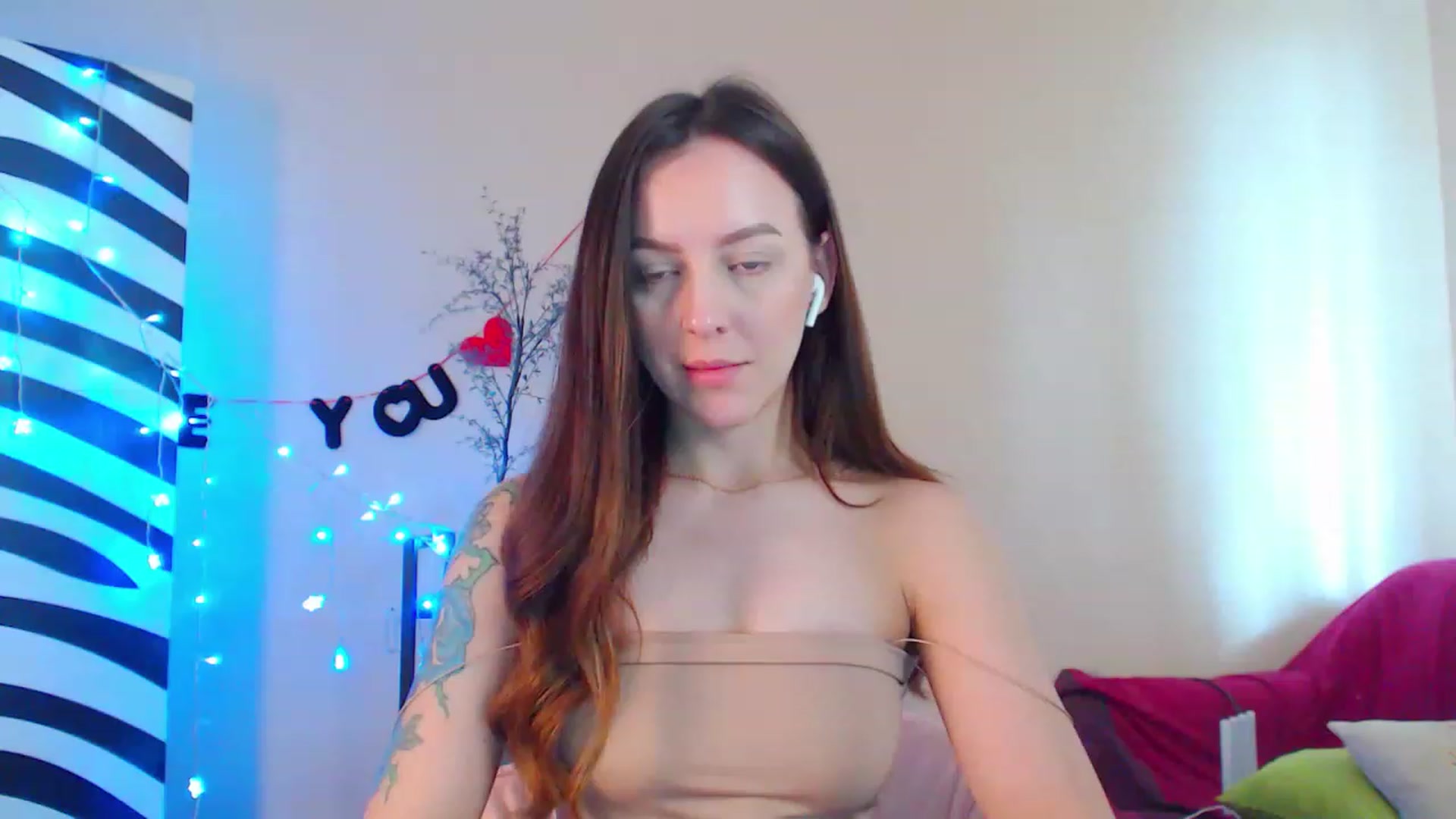 Gallery image thumbnail from HotAndSexyGi's myfreecams stream on, 04/13/2023, 13:22 image 20 of 20