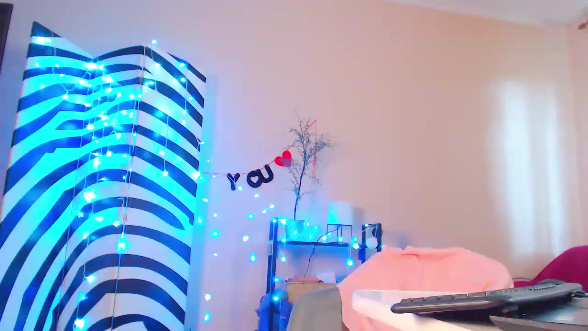 Gallery image thumbnail from HotAndSexyGi's myfreecams stream on, 04/24/2023, 13:12 image 19 of 20