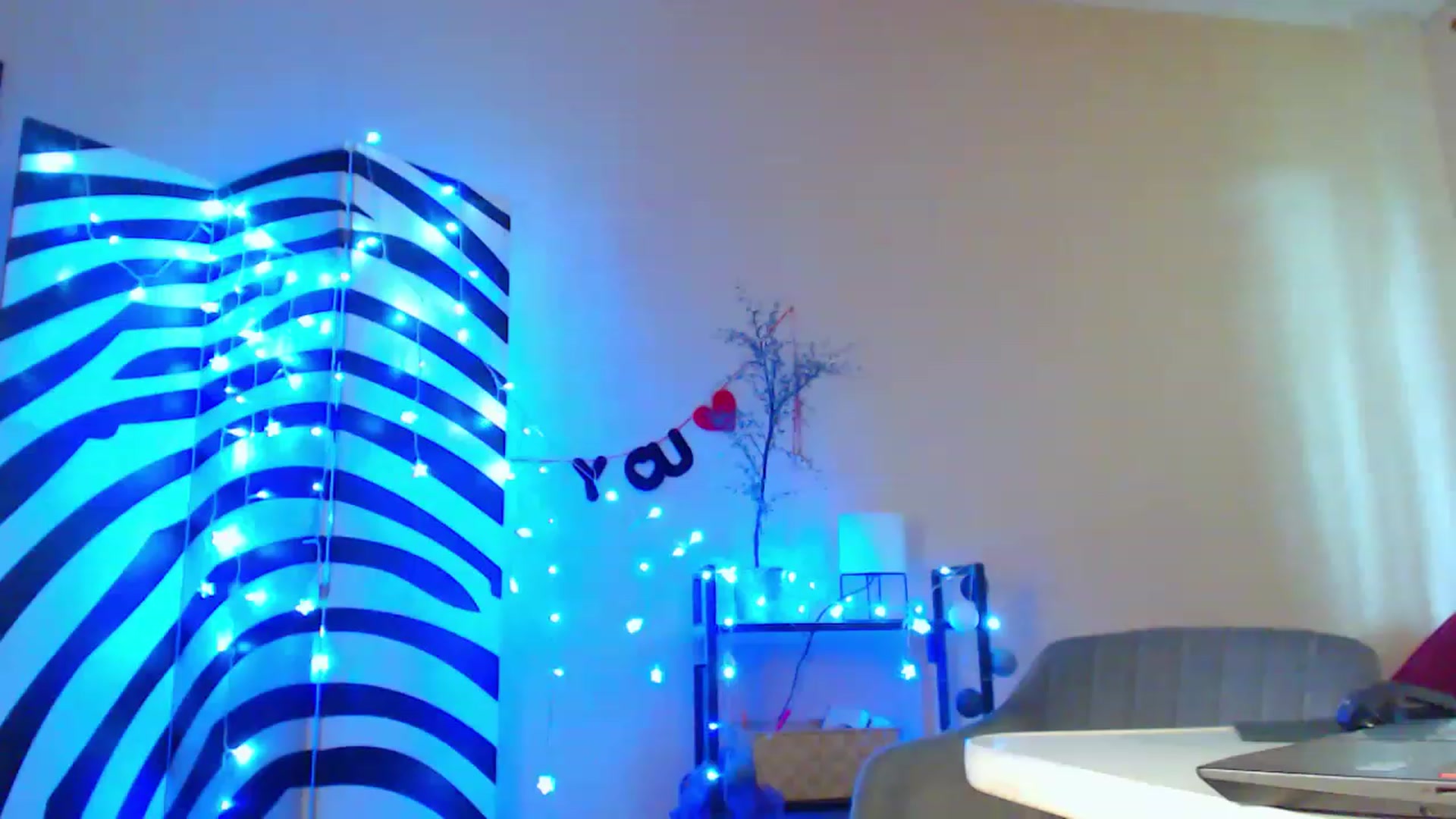 Gallery image thumbnail from HotAndSexyGi's myfreecams stream on, 05/19/2023, 13:21 image 17 of 20