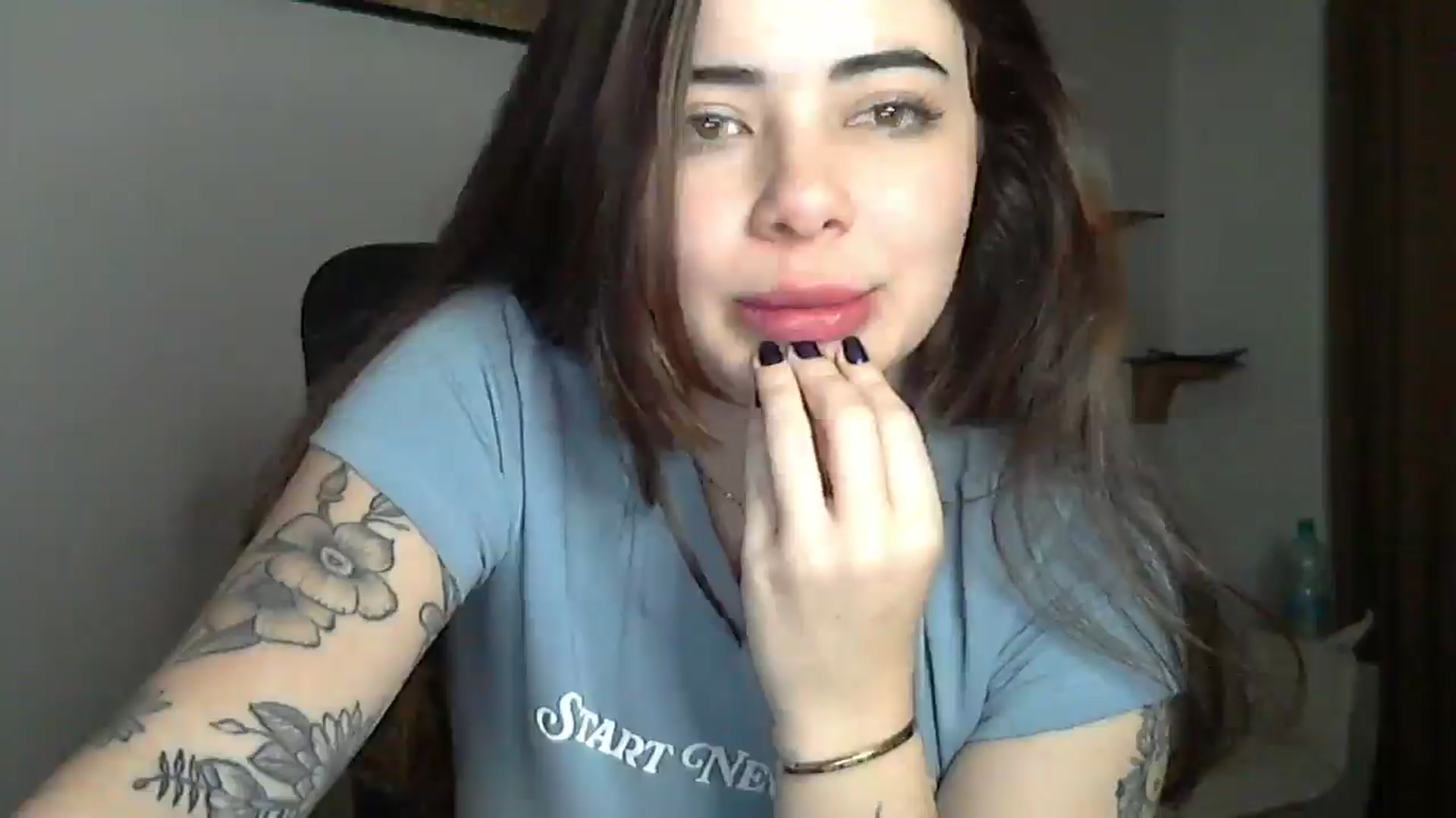 Gallery image thumbnail from HotAnngel's myfreecams stream on, 08/14/2025, 21:15 image 4 of 20
