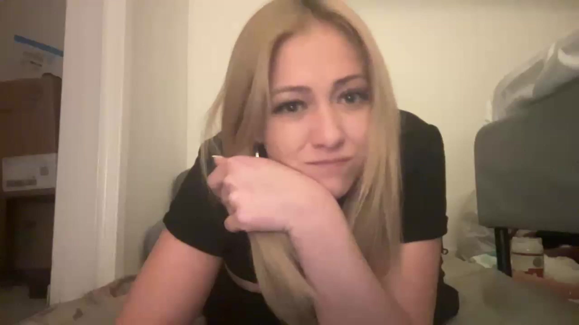 Gallery image thumbnail from HotBlondeSlut's myfreecams stream on, 11/21/2022, 09:00 image 13 of 20