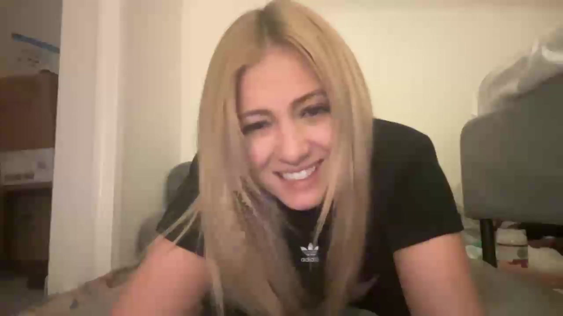 Gallery image thumbnail from HotBlondeSlut's myfreecams stream on, 11/21/2022, 09:00 image 19 of 20