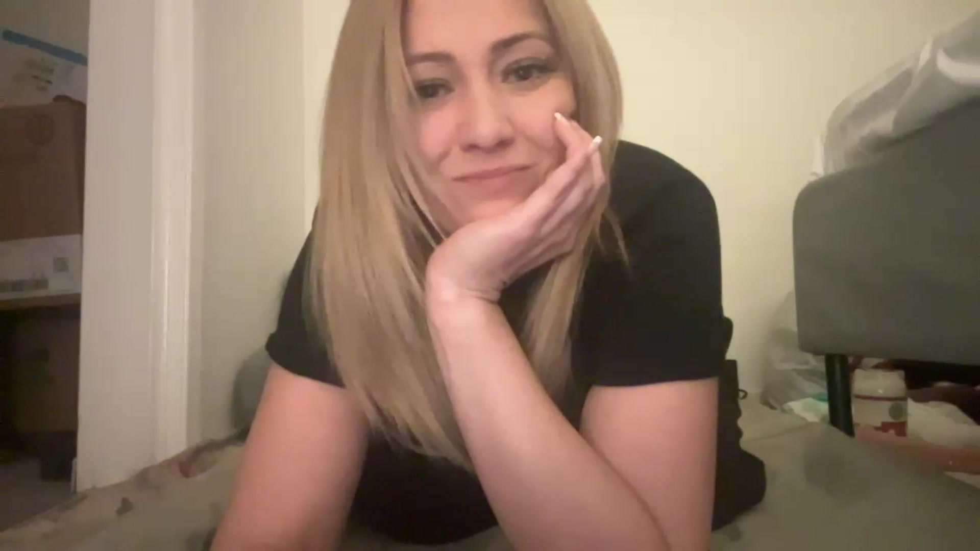 Gallery image thumbnail from HotBlondeSlut's myfreecams stream on, 11/21/2022, 09:00 image 2 of 20